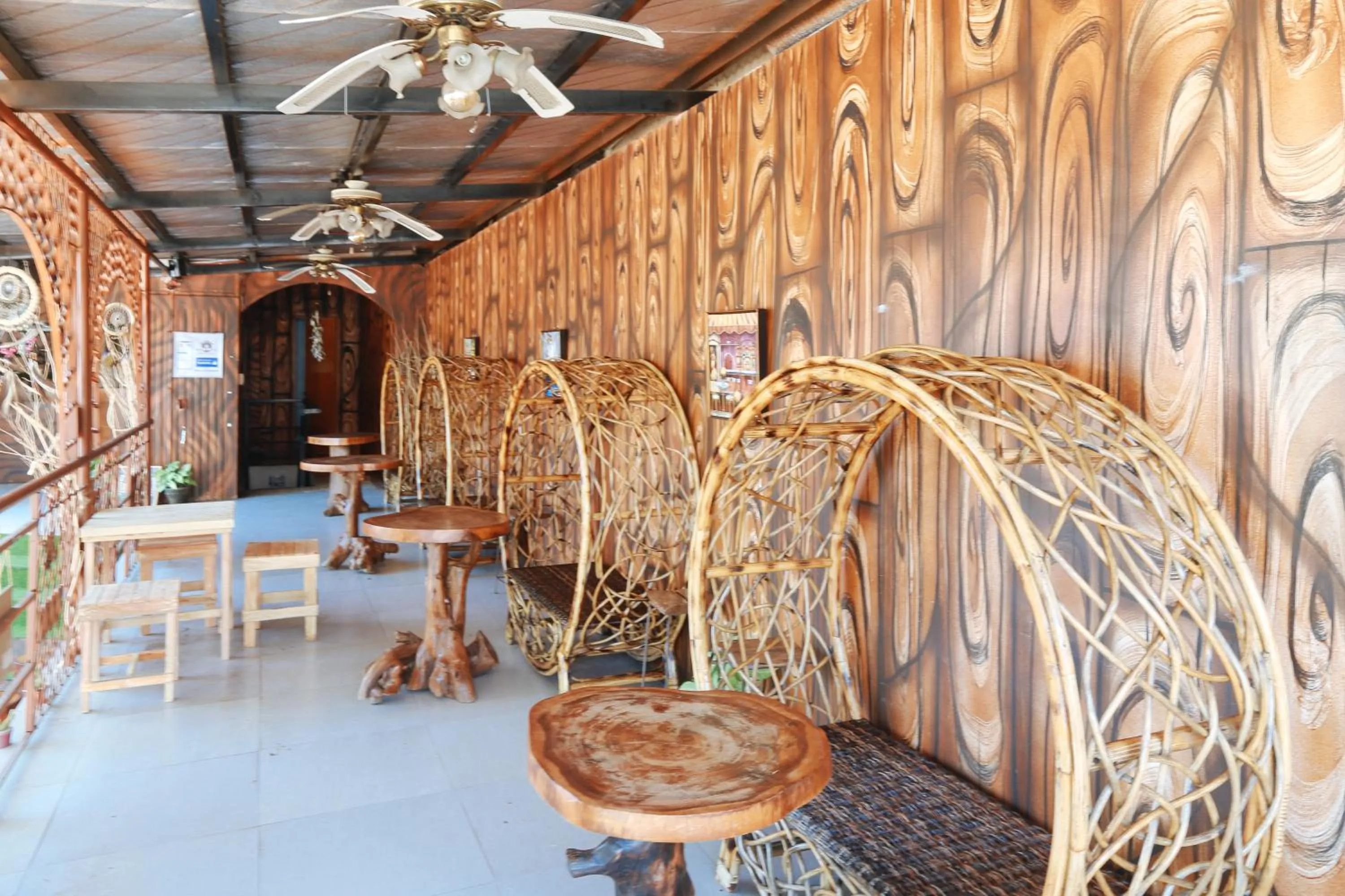 Restaurant/places to eat in RedDoorz Plus @ Castle Chateau Iloilo