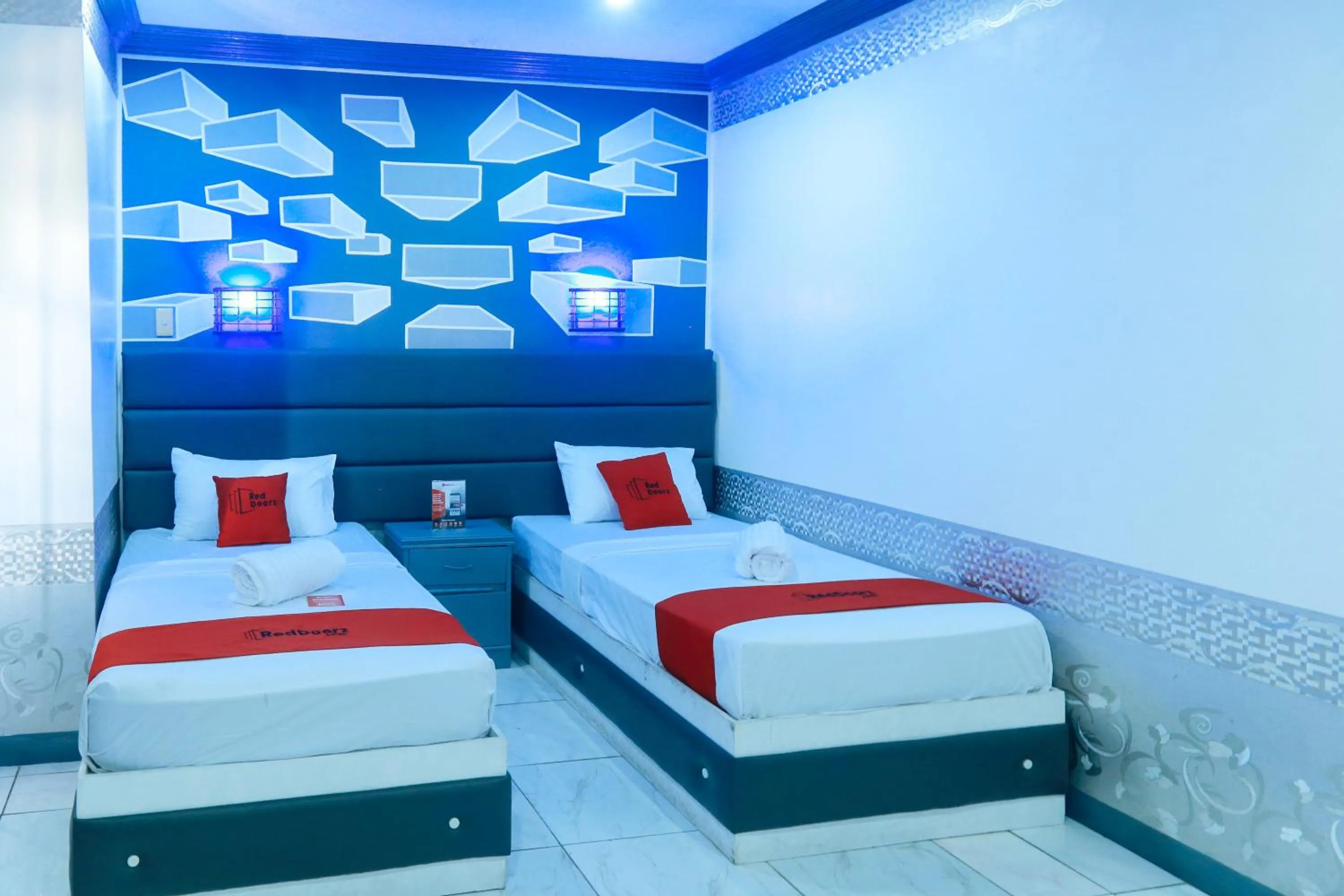 Bed in RedDoorz Plus @ Castle Chateau Iloilo