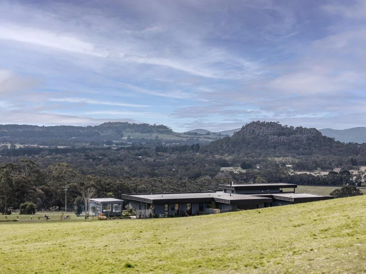 Natural landscape in Hanging Rock Views