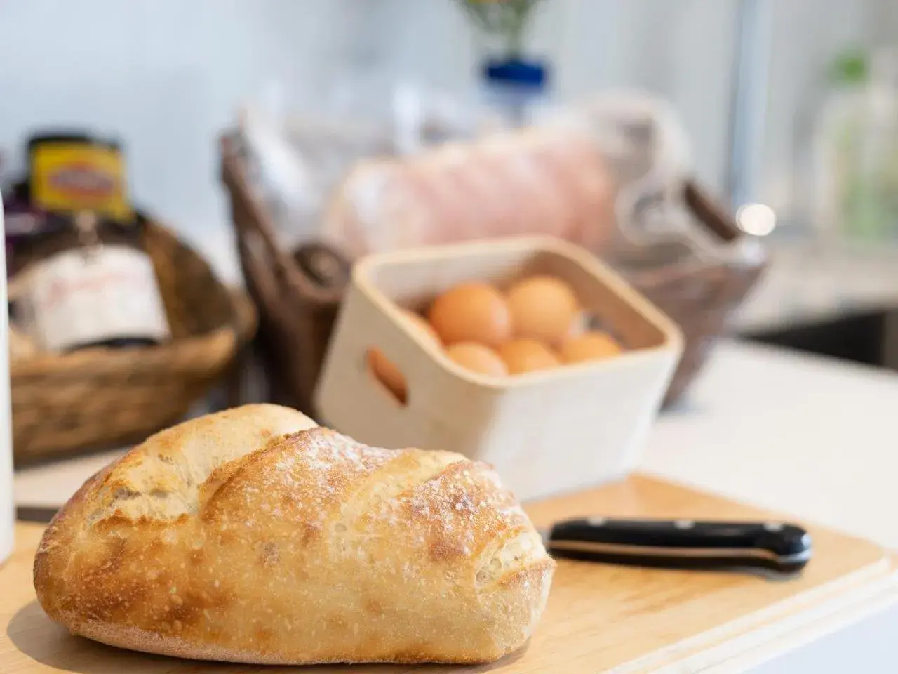 Deluxe King Suite in Hanging Rock Views Deluxe King Suite in Hanging Rock Views