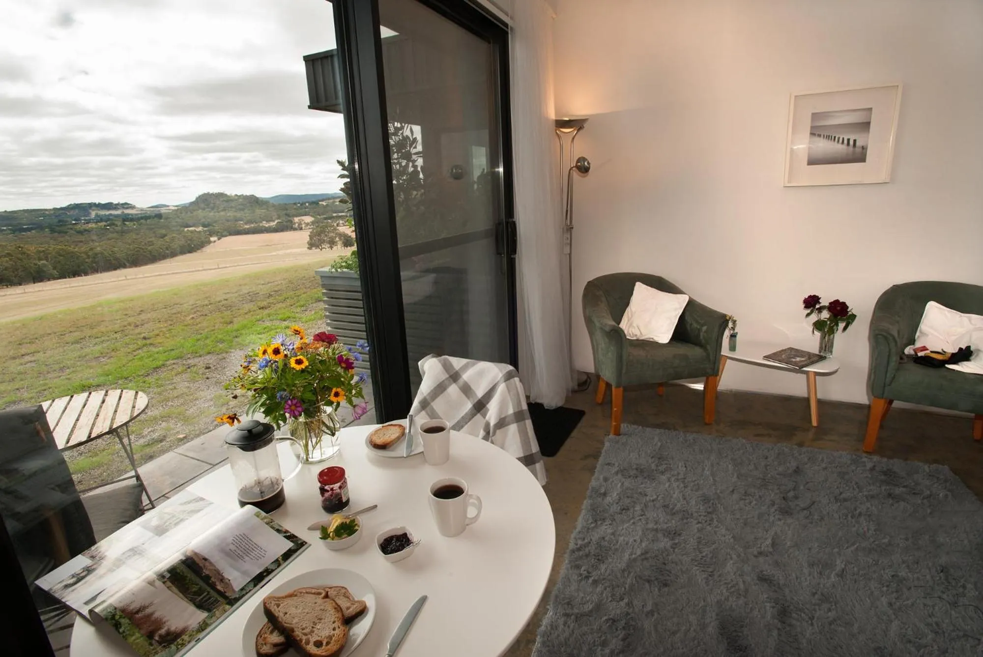 Natural landscape in Hanging Rock Views