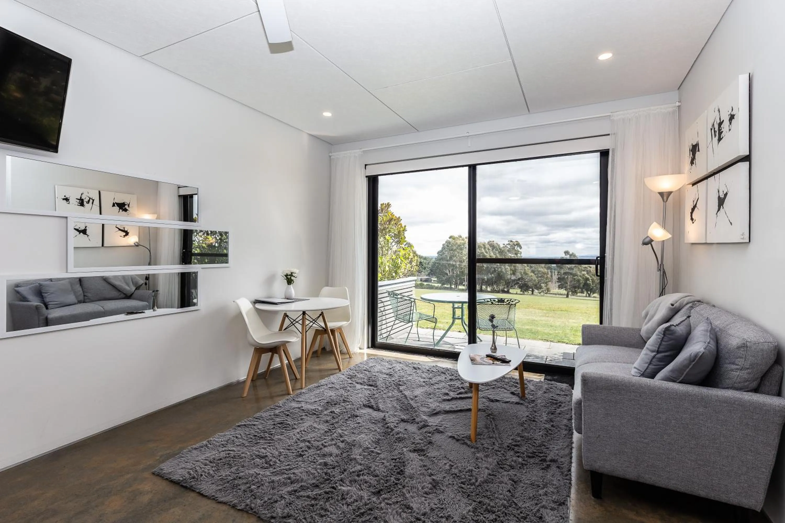 TV and multimedia in Hanging Rock Views