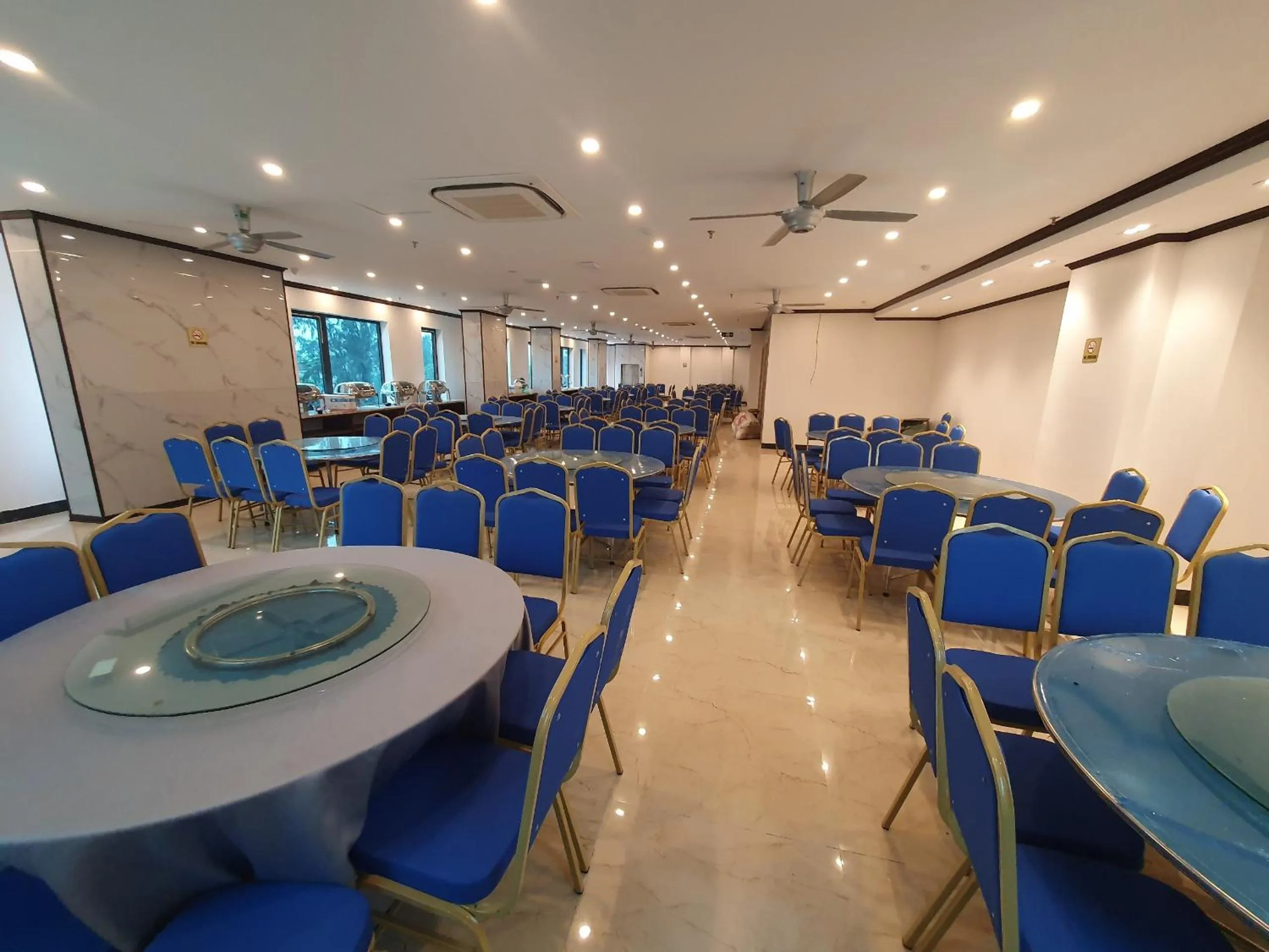 Restaurant/places to eat in Kingdom Hotel Cua Lo