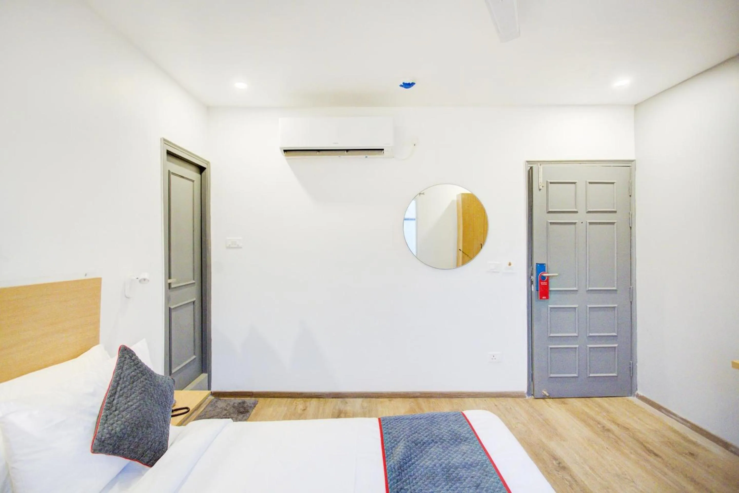 Bedroom, Bed in Super Townhouse Townhouse Atal Chowk Indirapuram Ghaziabad