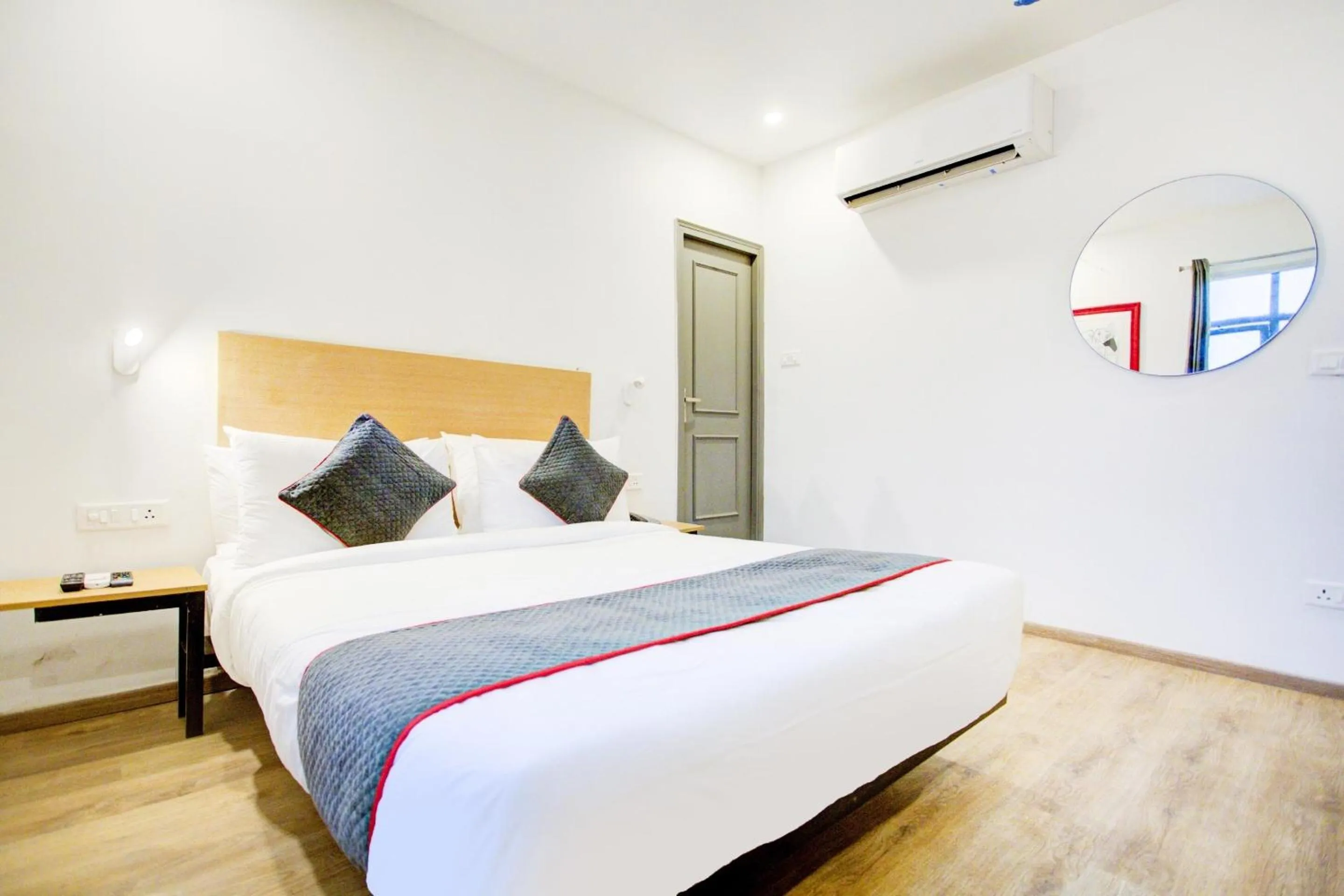 Bedroom, Bed in Super Townhouse Townhouse Atal Chowk Indirapuram Ghaziabad