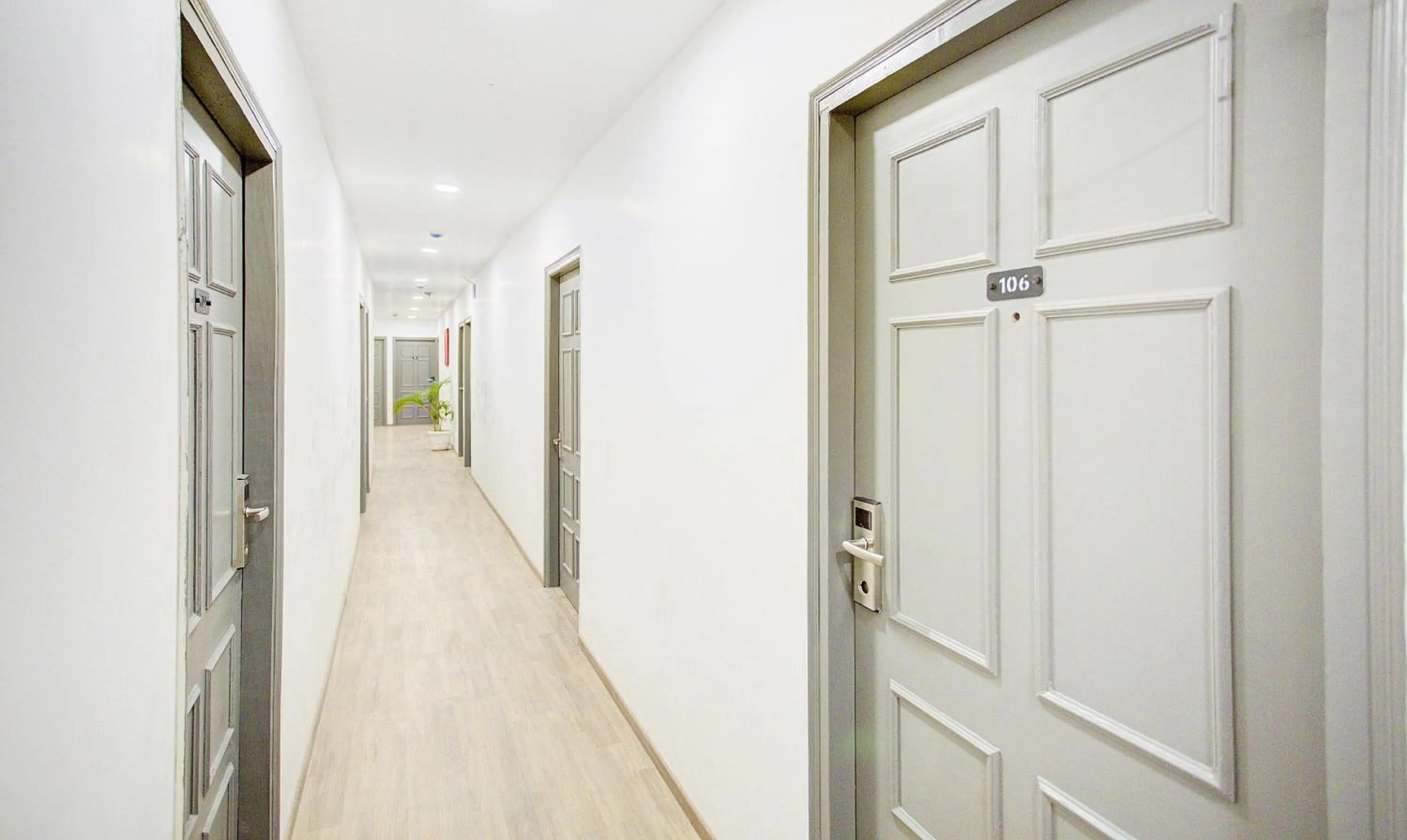 Lobby or reception in Super Townhouse Townhouse Atal Chowk Indirapuram Ghaziabad