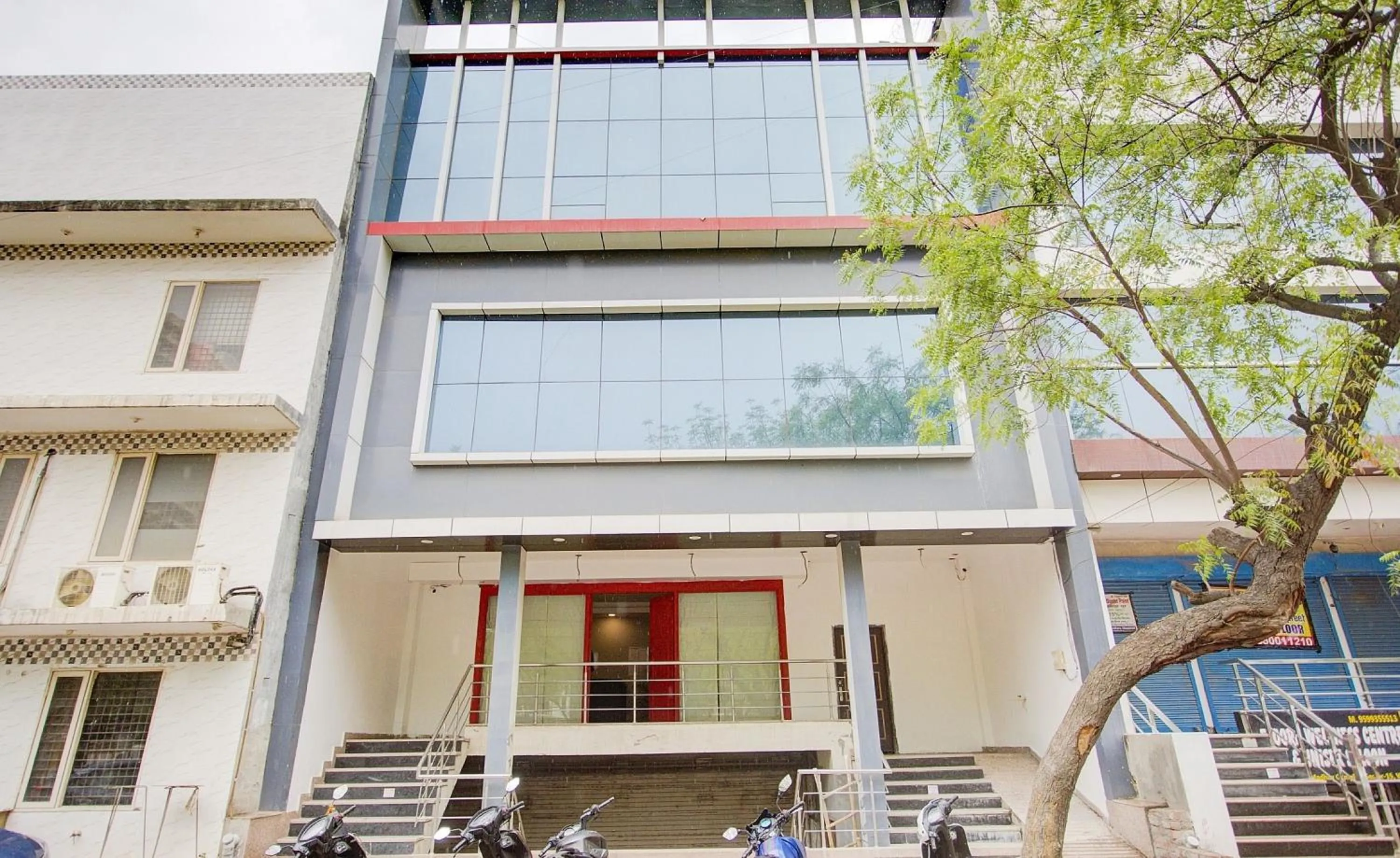 Facade/entrance in Super Townhouse Townhouse Atal Chowk Indirapuram Ghaziabad