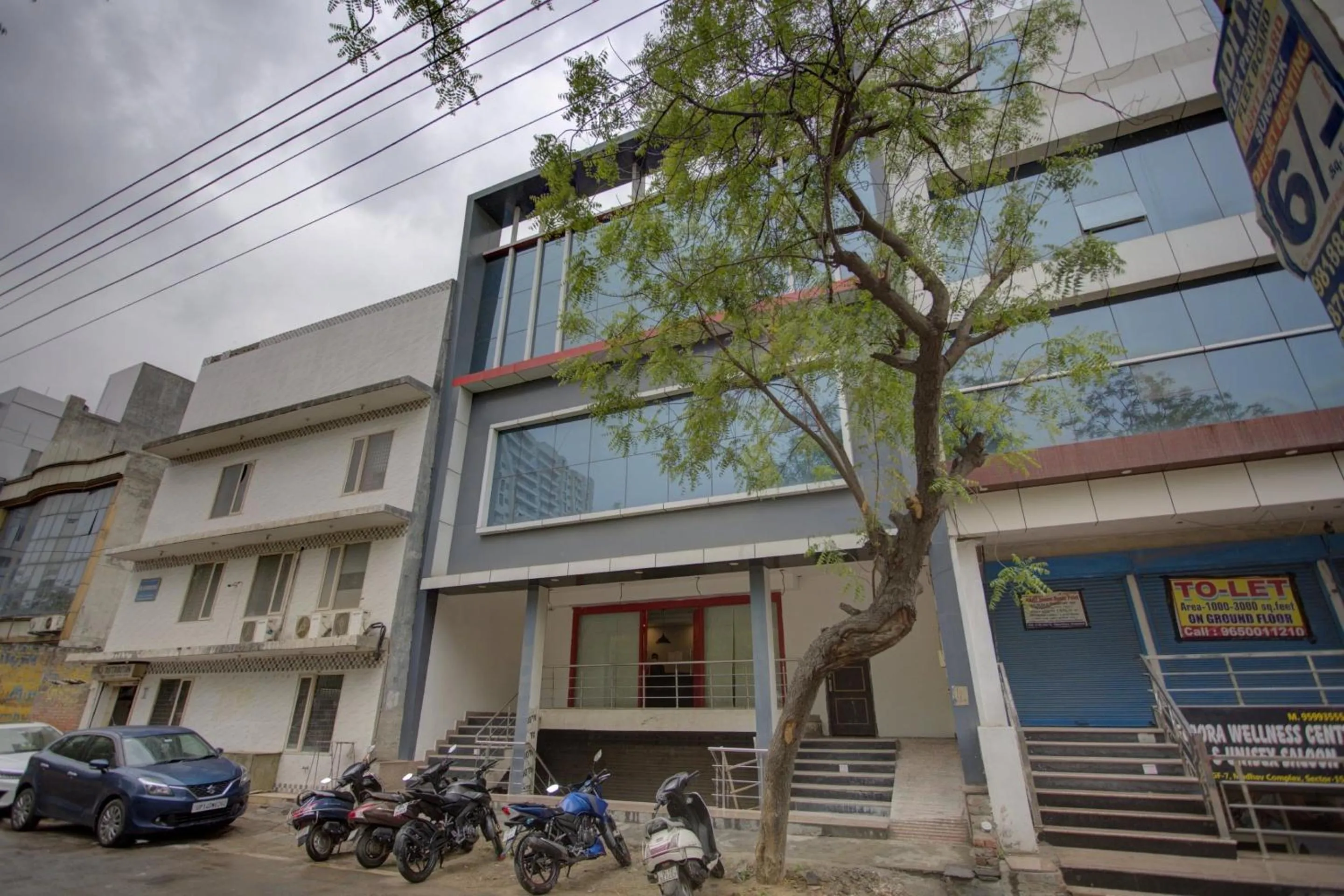 Facade/entrance in Super Townhouse Townhouse Atal Chowk Indirapuram Ghaziabad