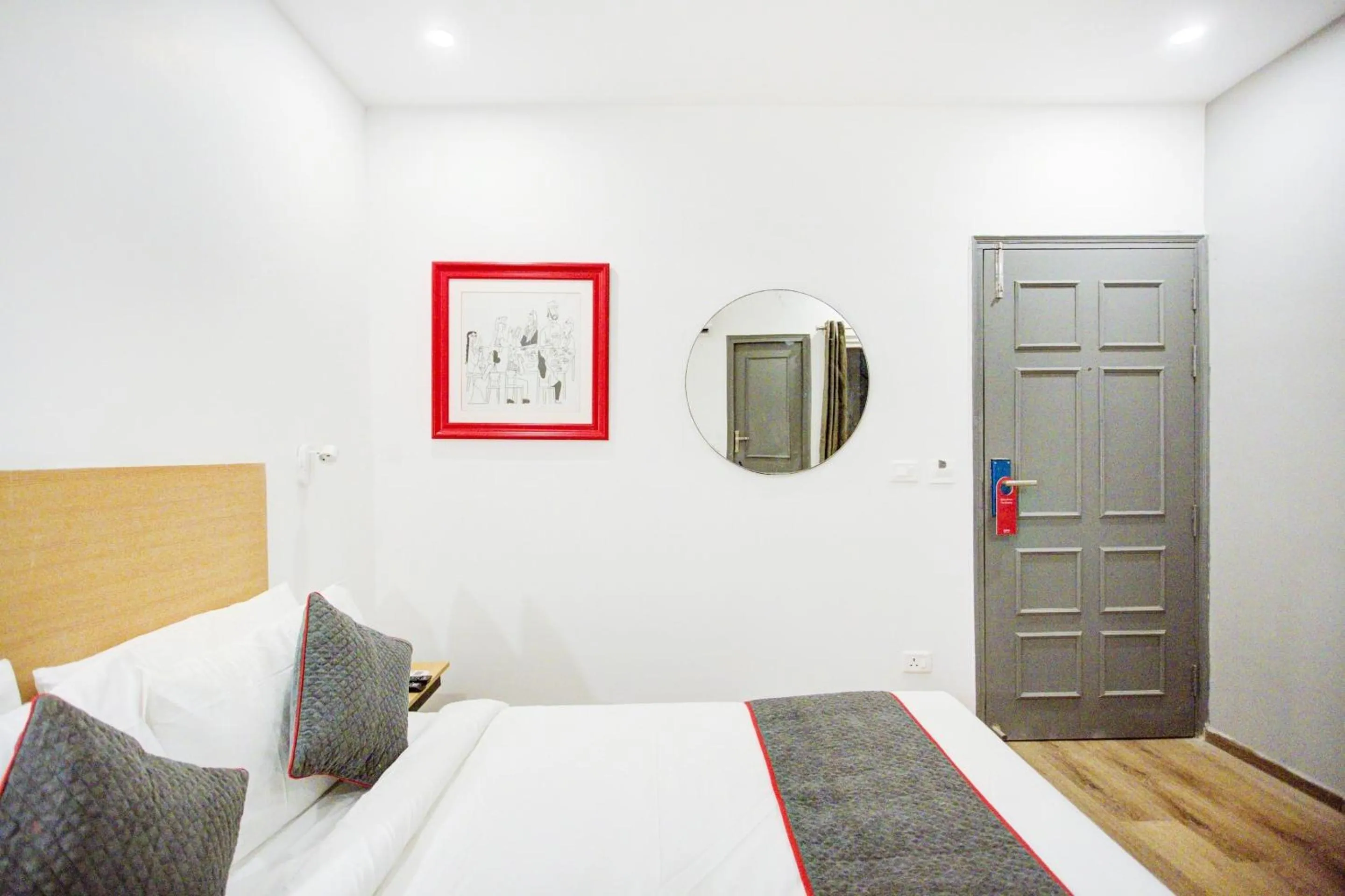 Bedroom, Bed in Super Townhouse Townhouse Atal Chowk Indirapuram Ghaziabad