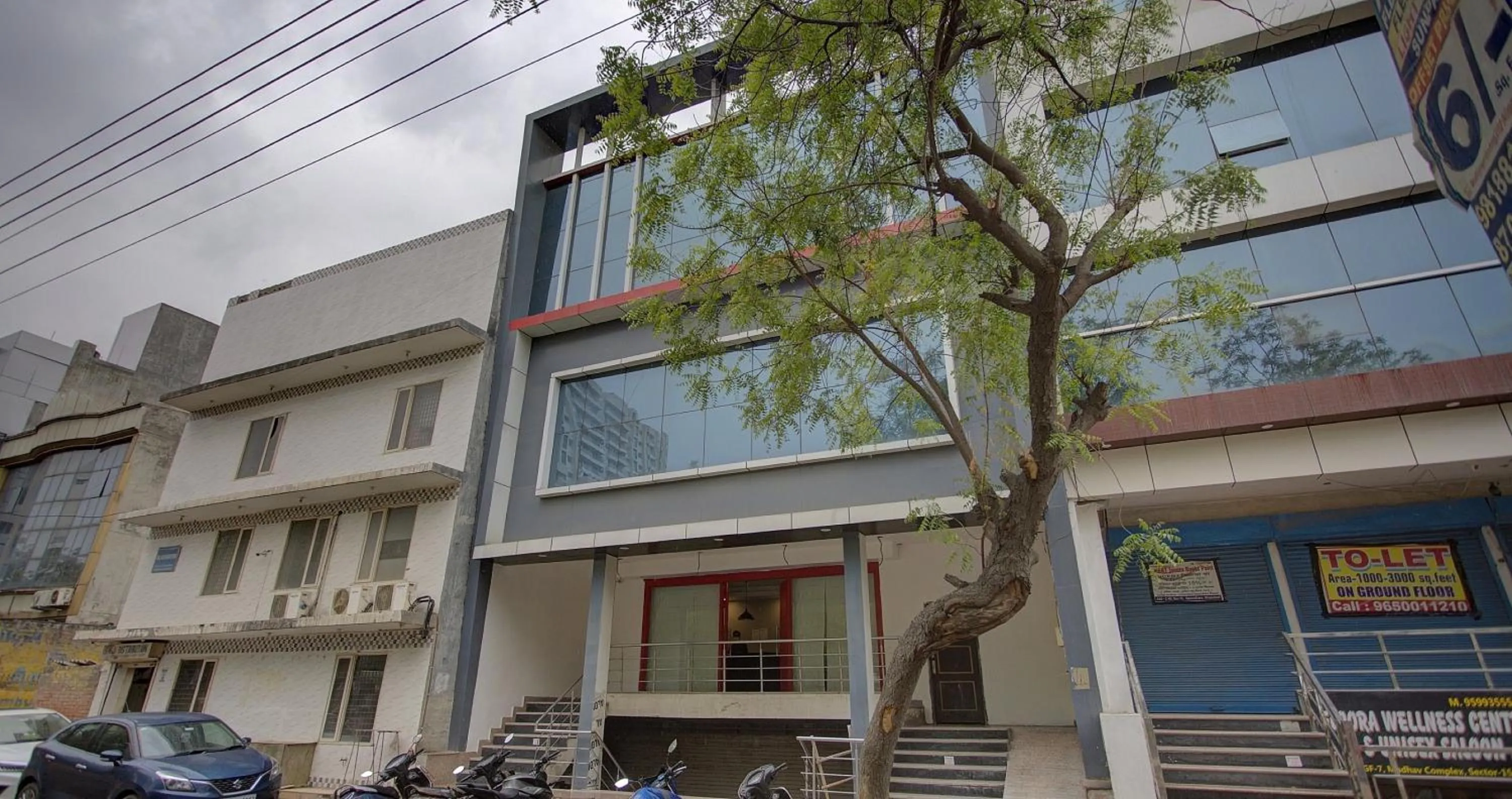 Facade/entrance in Super Townhouse Townhouse Atal Chowk Indirapuram Ghaziabad