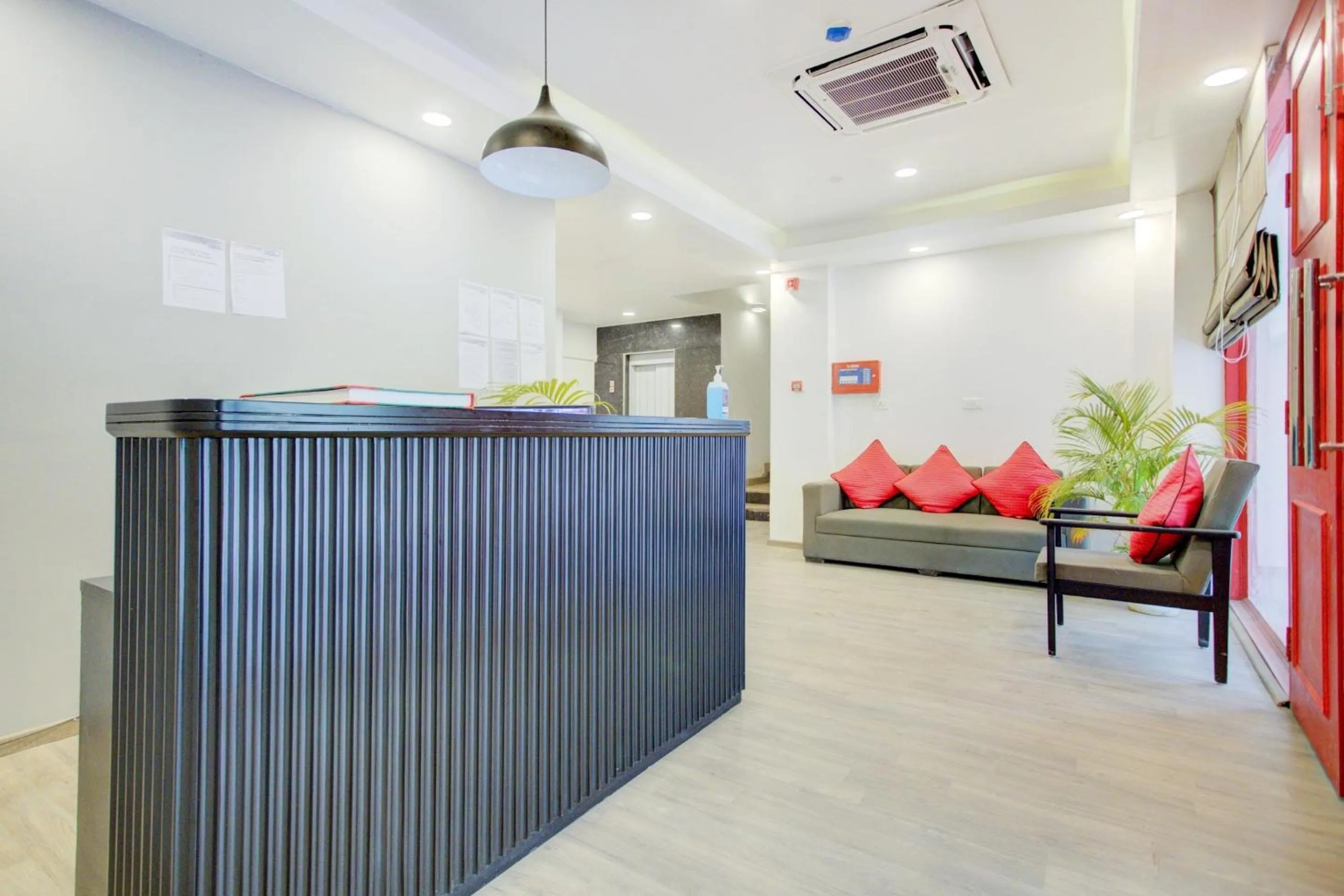 Lobby or reception in Super Townhouse Townhouse Atal Chowk Indirapuram Ghaziabad