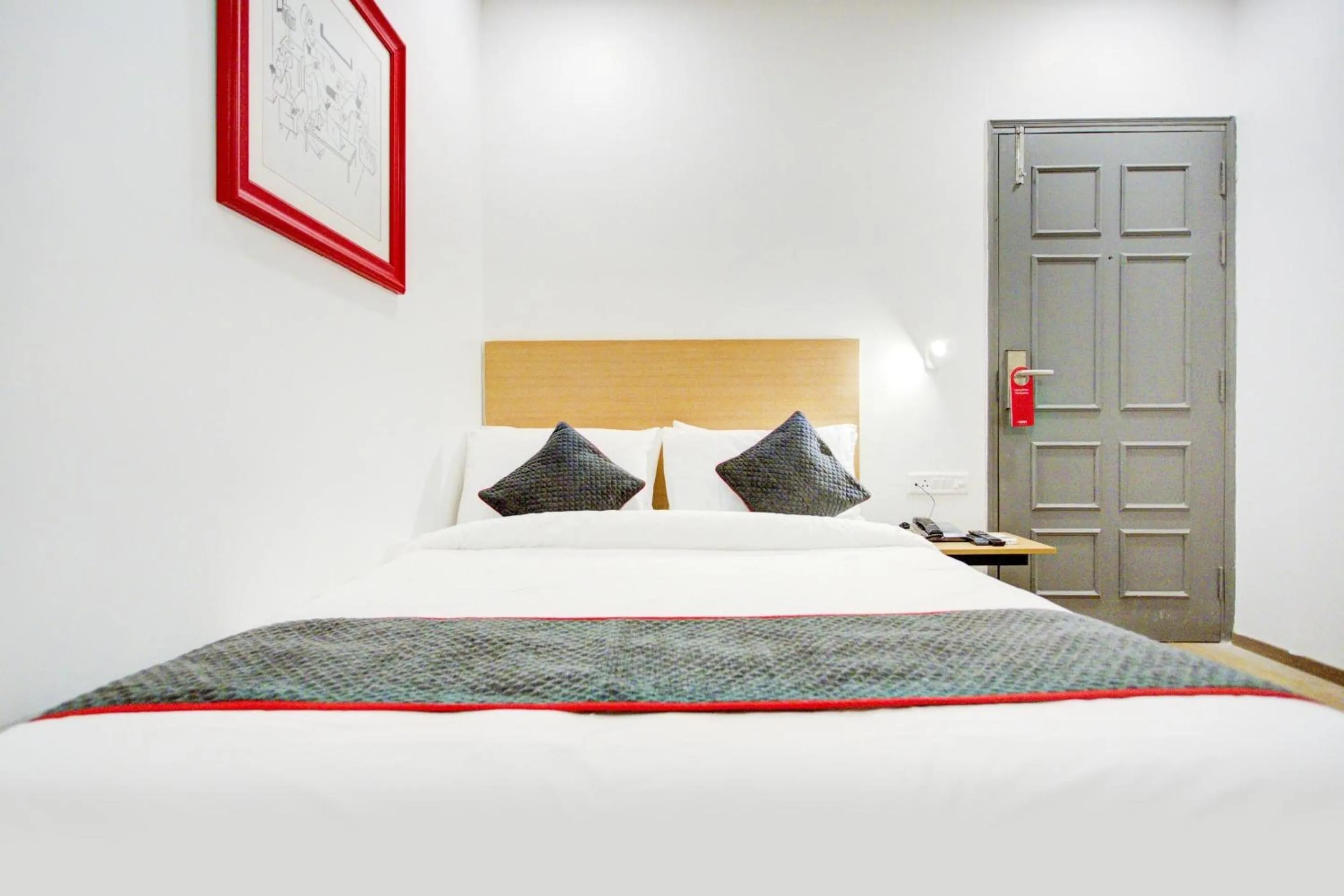 Bedroom, Bed in Super Townhouse Townhouse Atal Chowk Indirapuram Ghaziabad