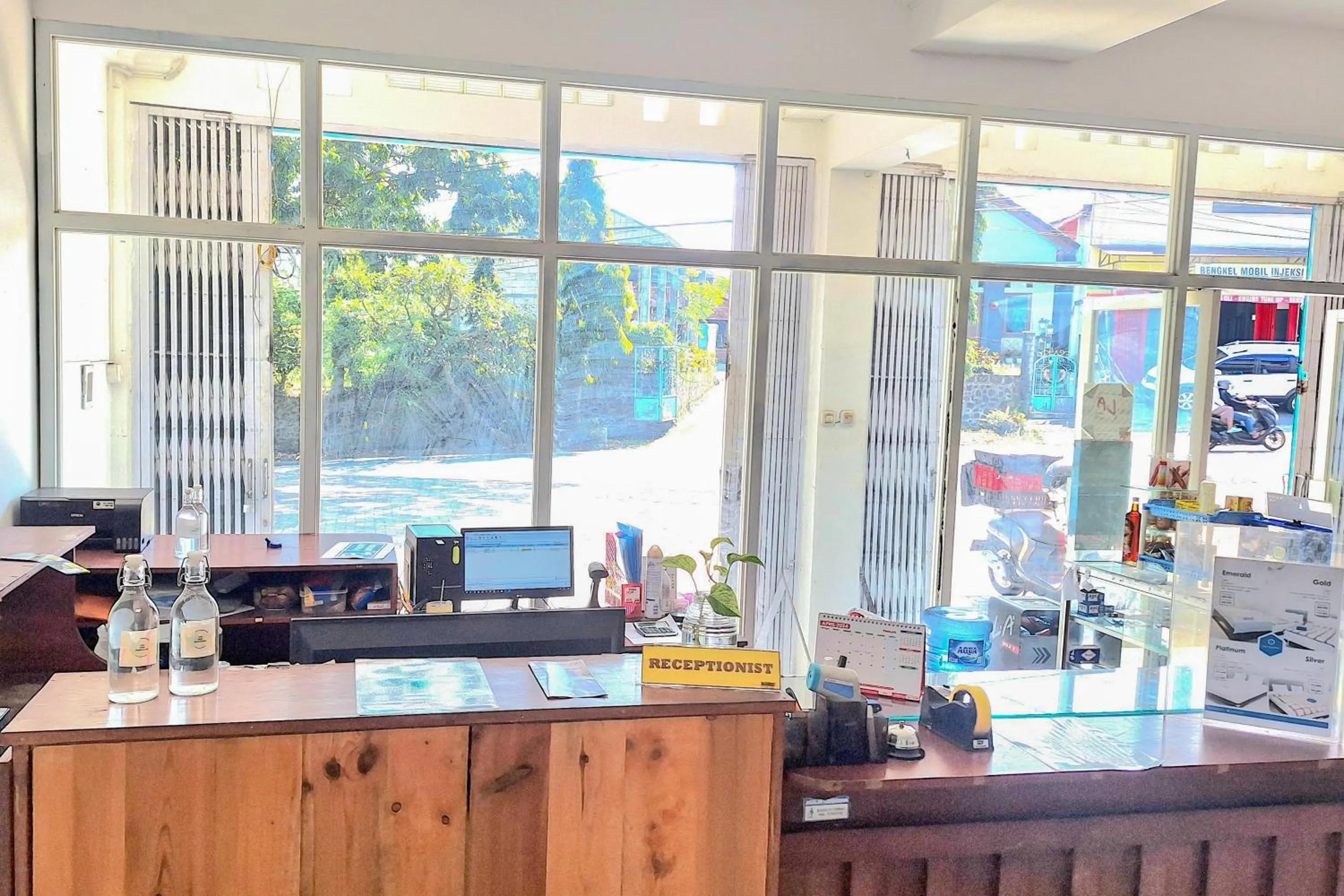 Lobby or reception in Urbanview The Halona near Jawa Timur Park 4