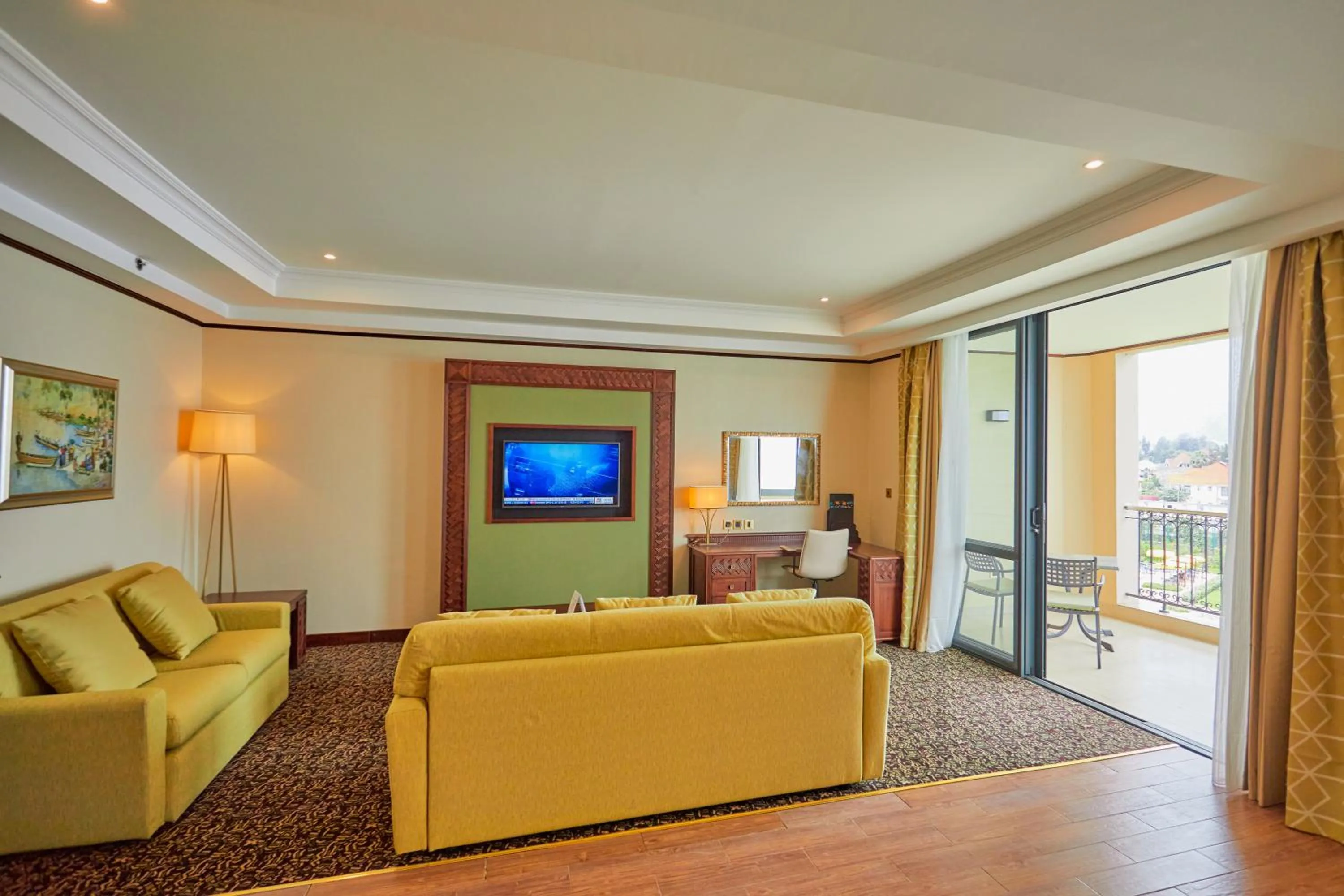 TV and multimedia in Goma Serena Hotel