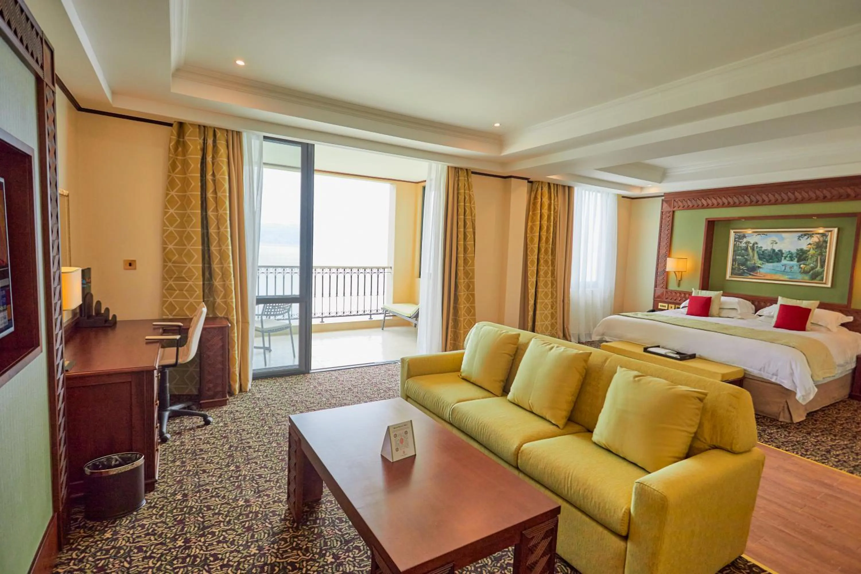 Living room, Bed in Goma Serena Hotel