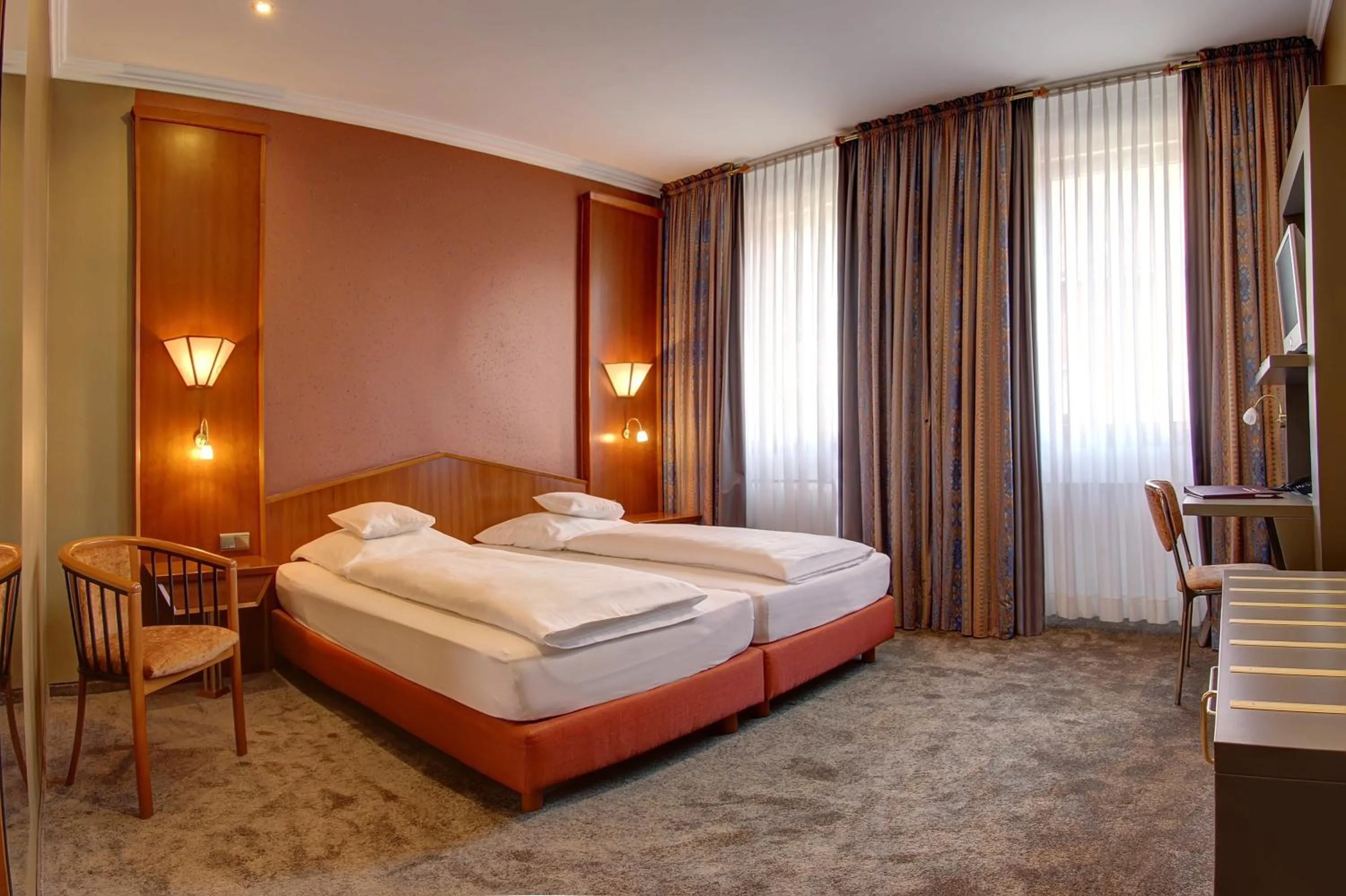 Day, Bed in Hotel Im Engel