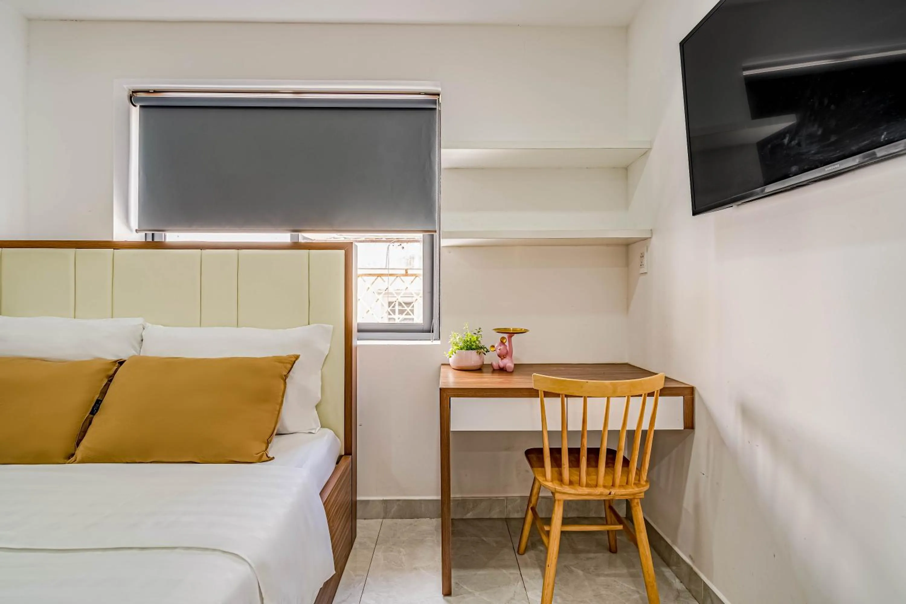 TV and multimedia in Spring Hill Apartment -The High Class