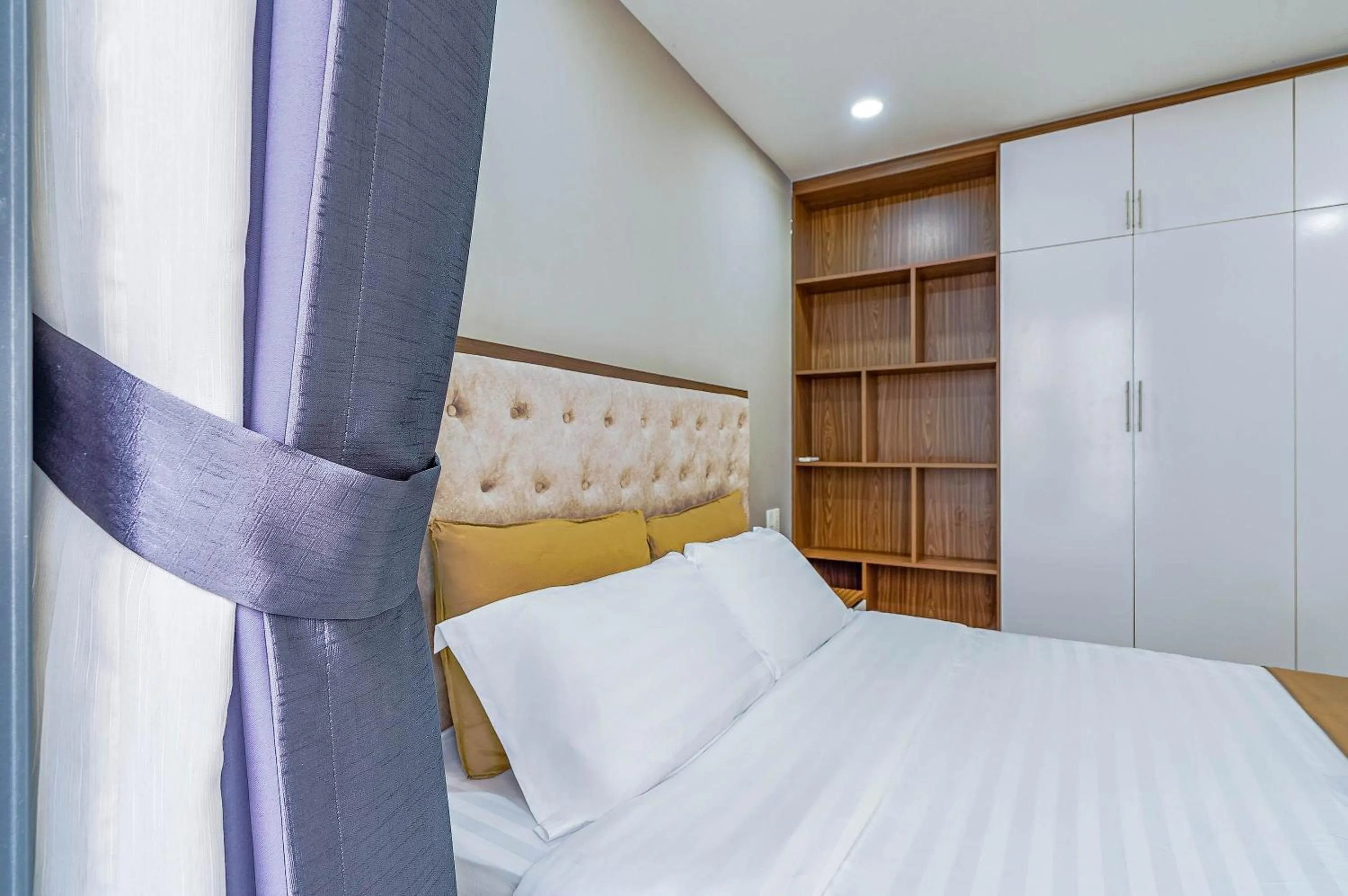 Bed in Spring Hill Apartment -The High Class