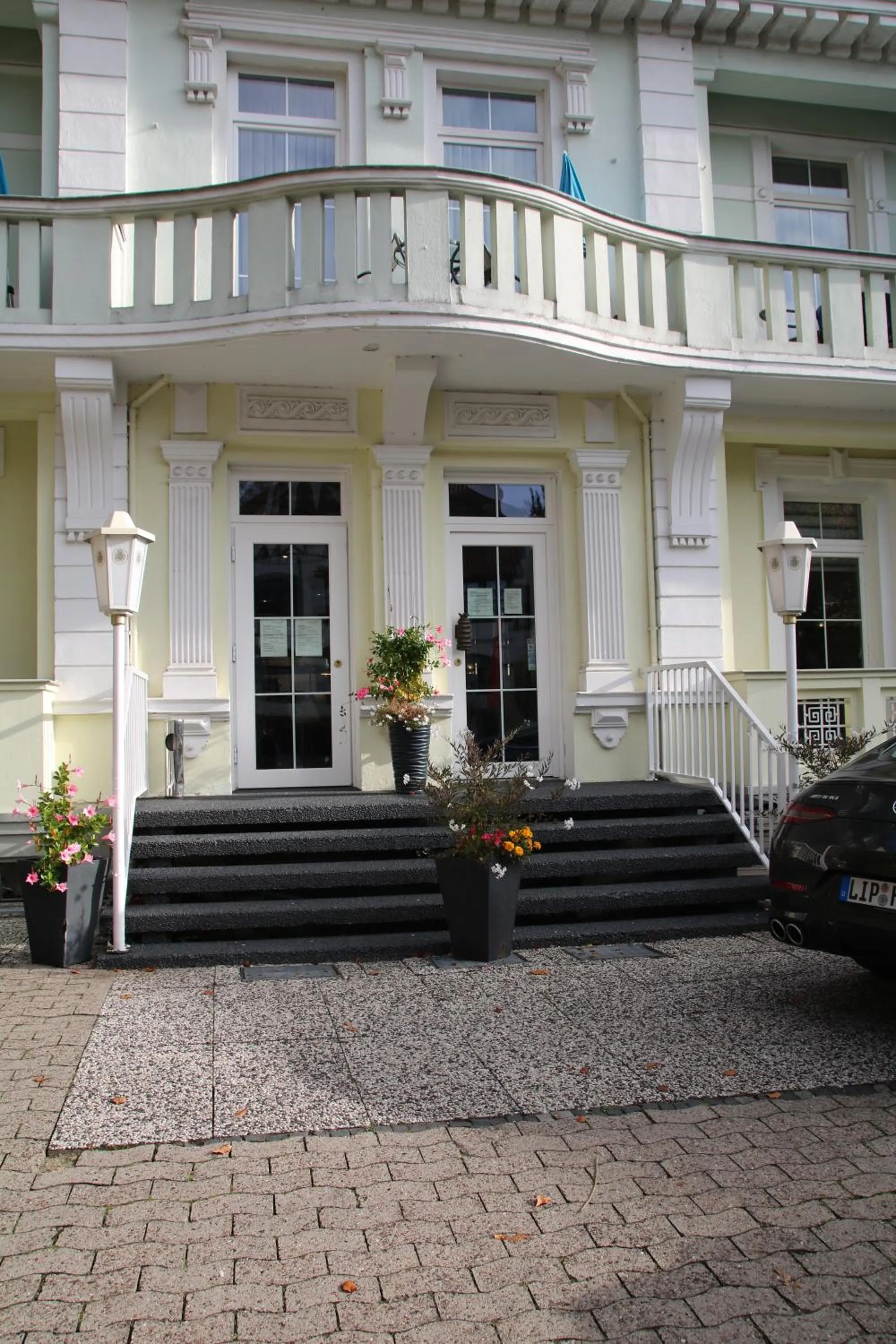 Facade/entrance in Hotel Rosengarten