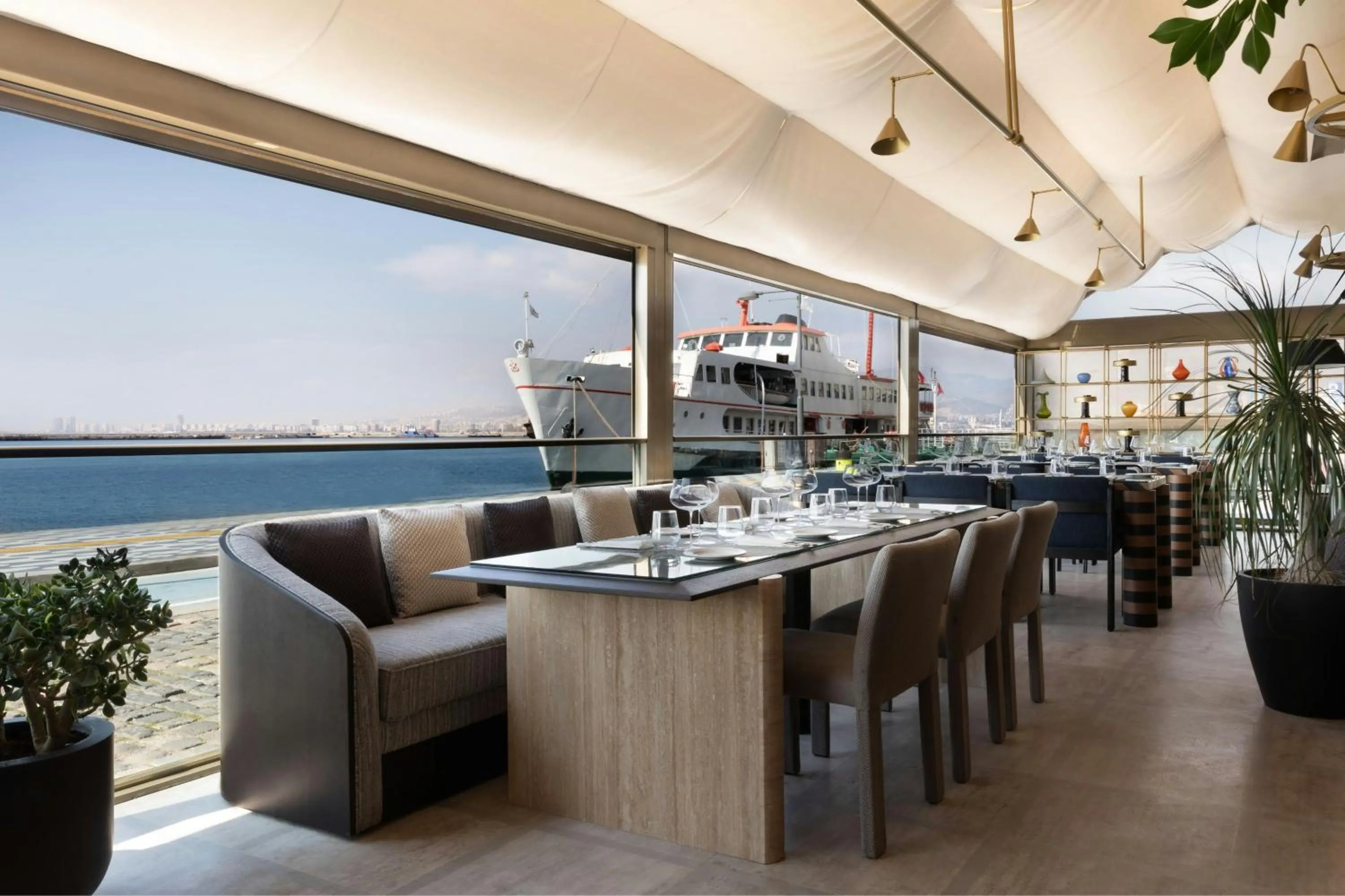 Restaurant/places to eat in Izmir Marriott Hotel