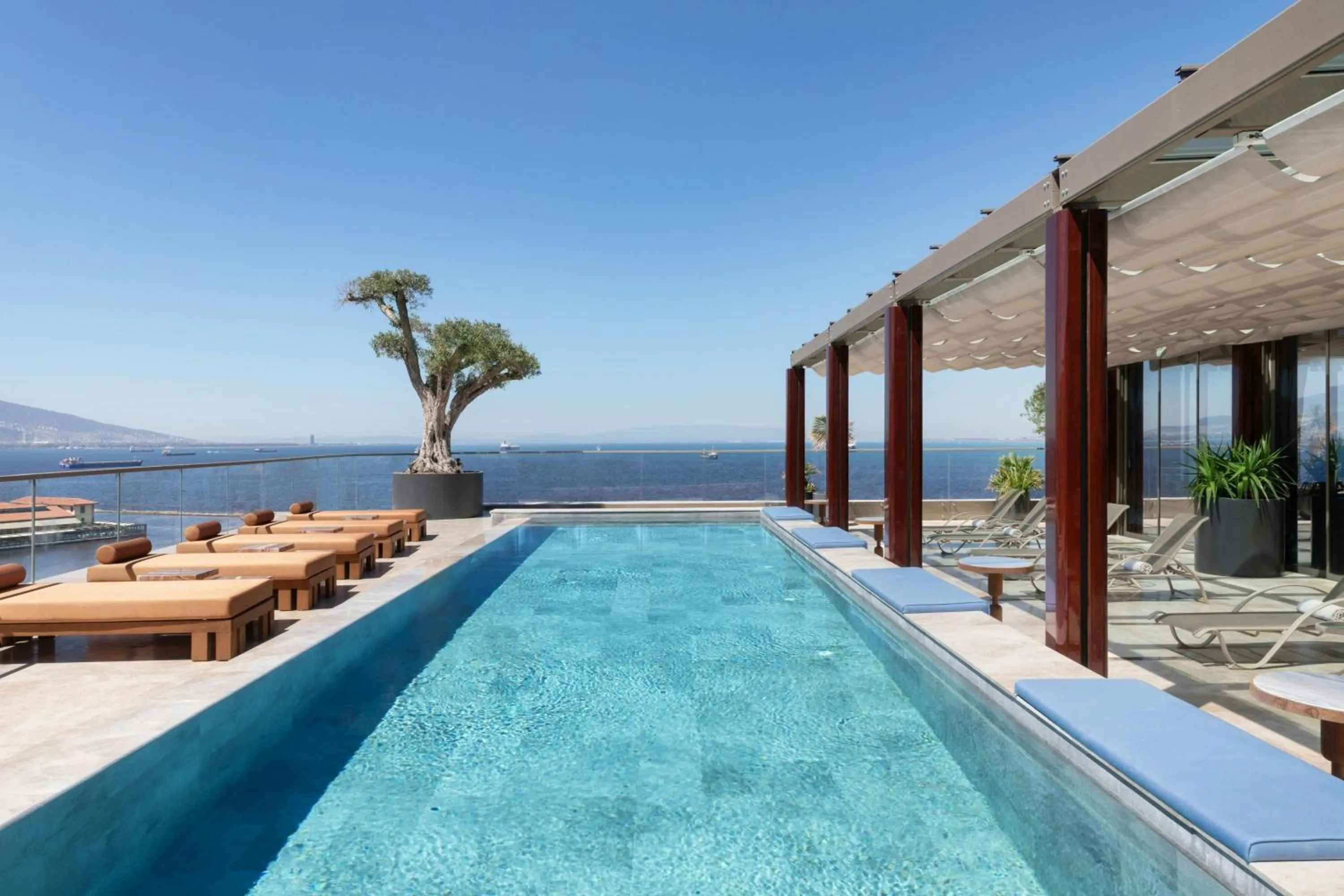 Area and facilities in Izmir Marriott Hotel