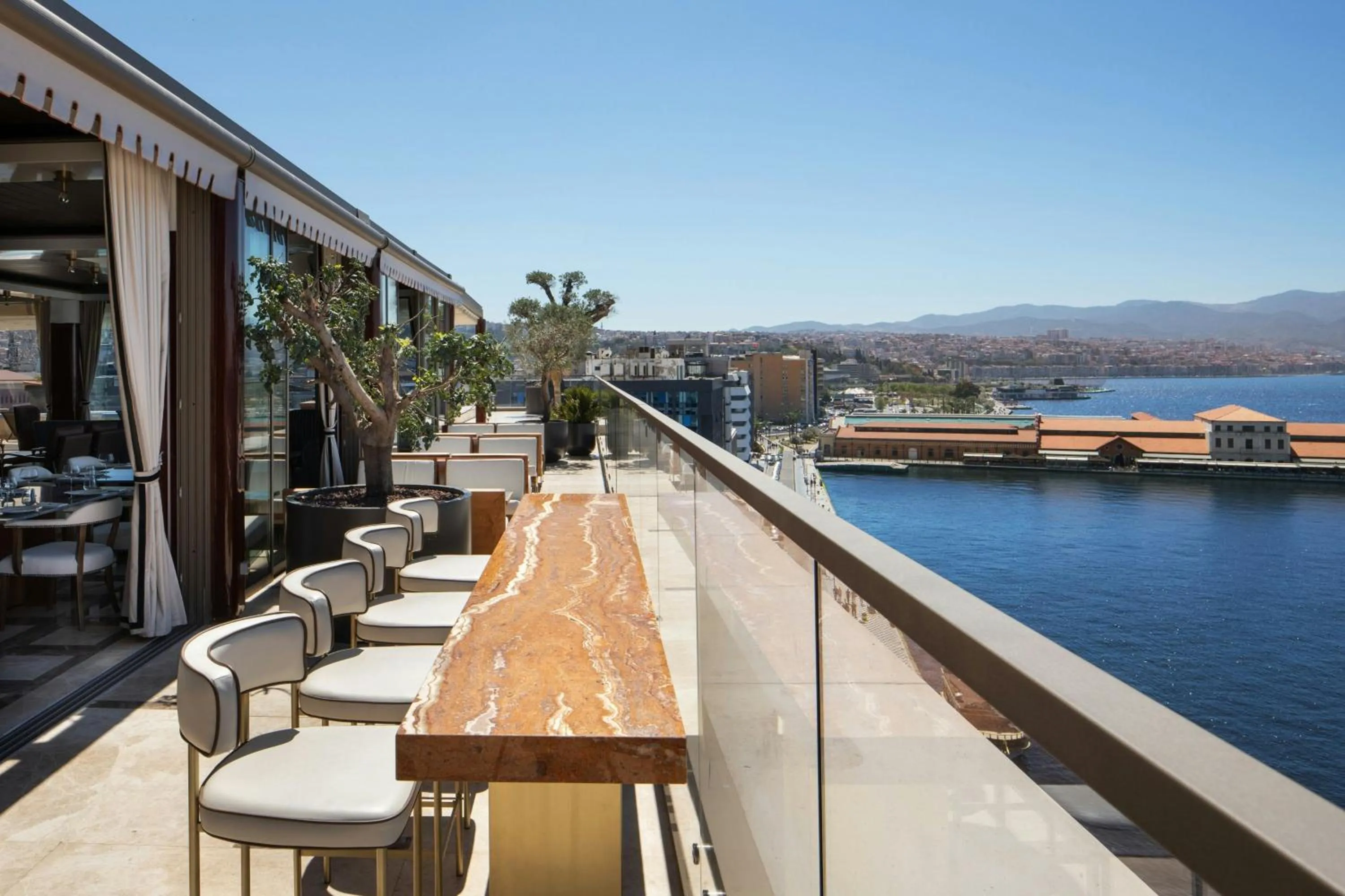 Restaurant/places to eat in Izmir Marriott Hotel