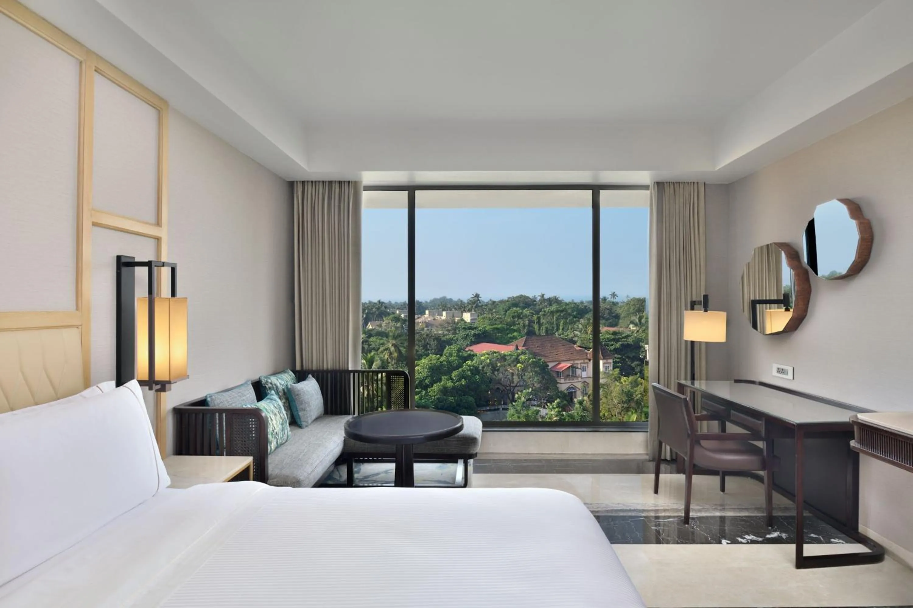 Photo of the whole room, Bed in The Westin Goa