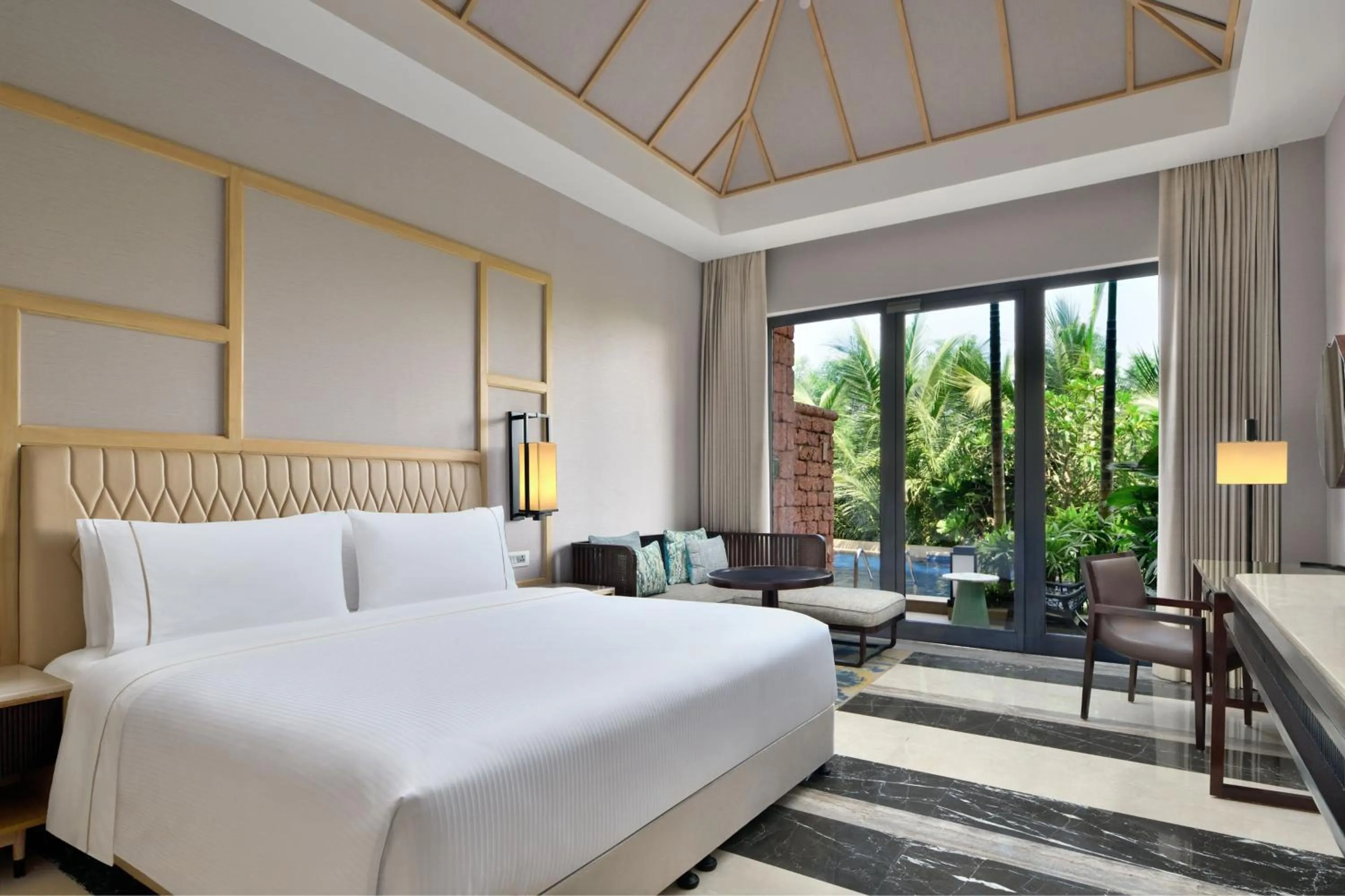 Swimming pool, Bed in The Westin Goa