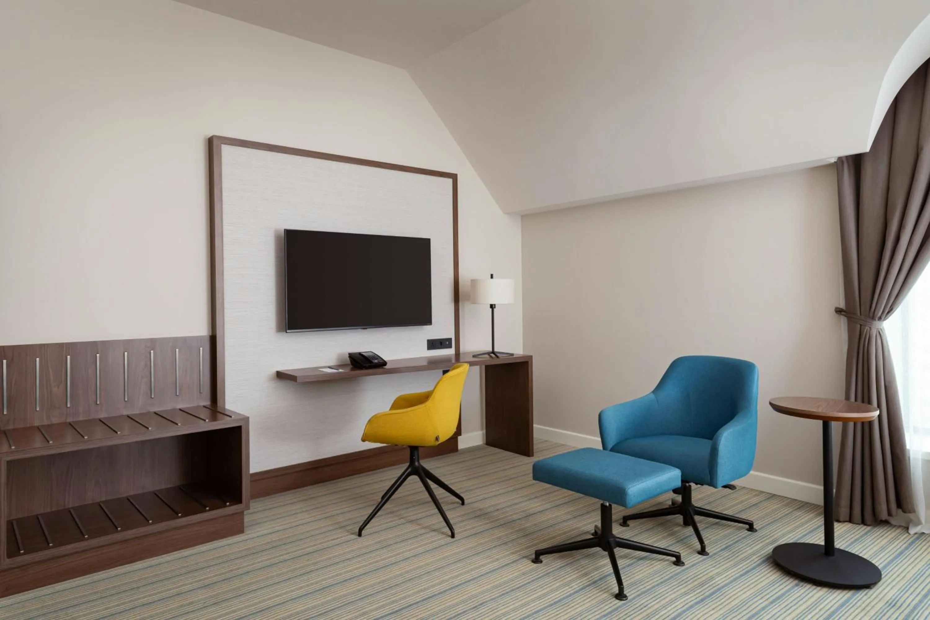 Photo of the whole room in Courtyard by Marriott Baku