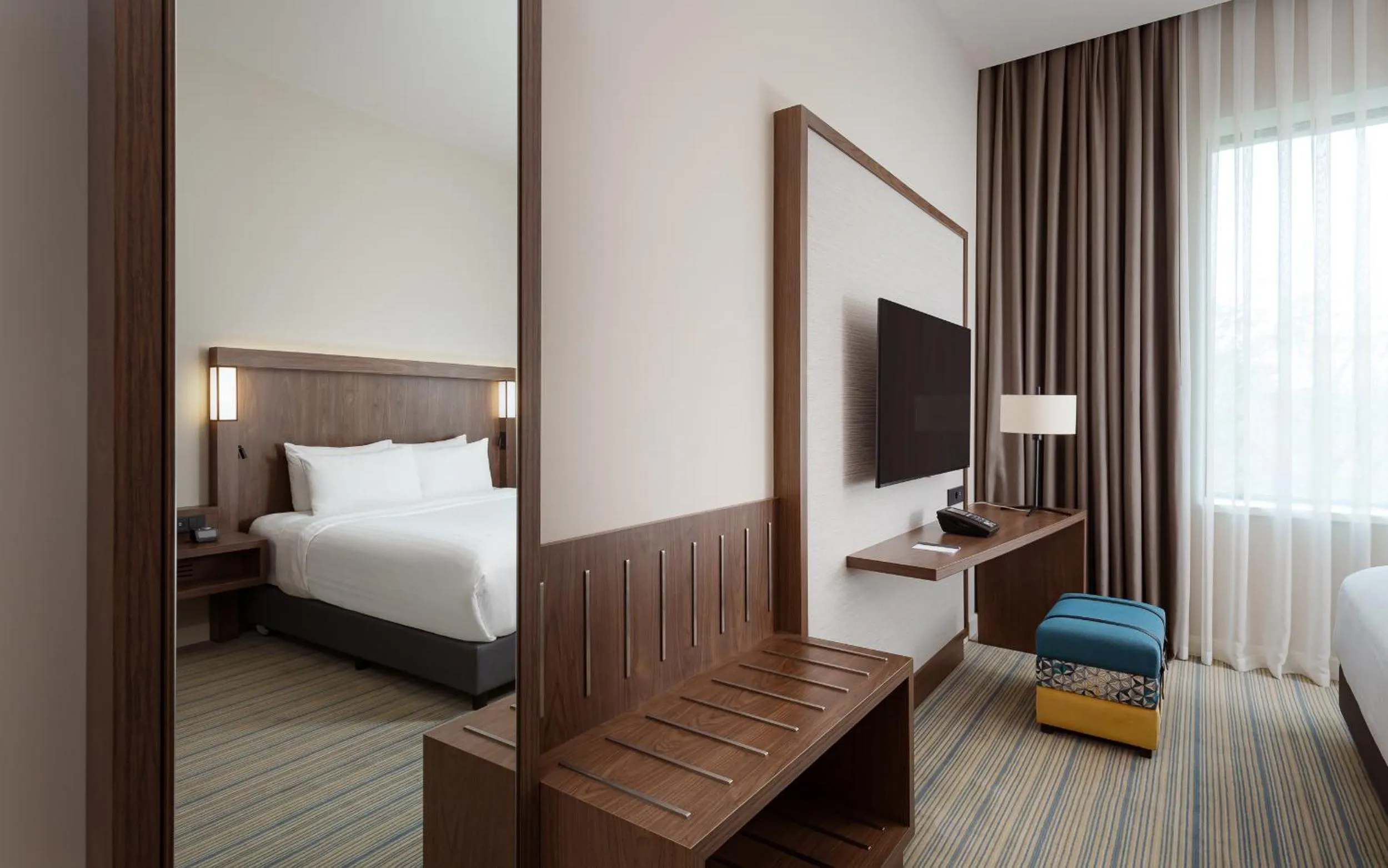 Bedroom, Bed in Courtyard by Marriott Baku