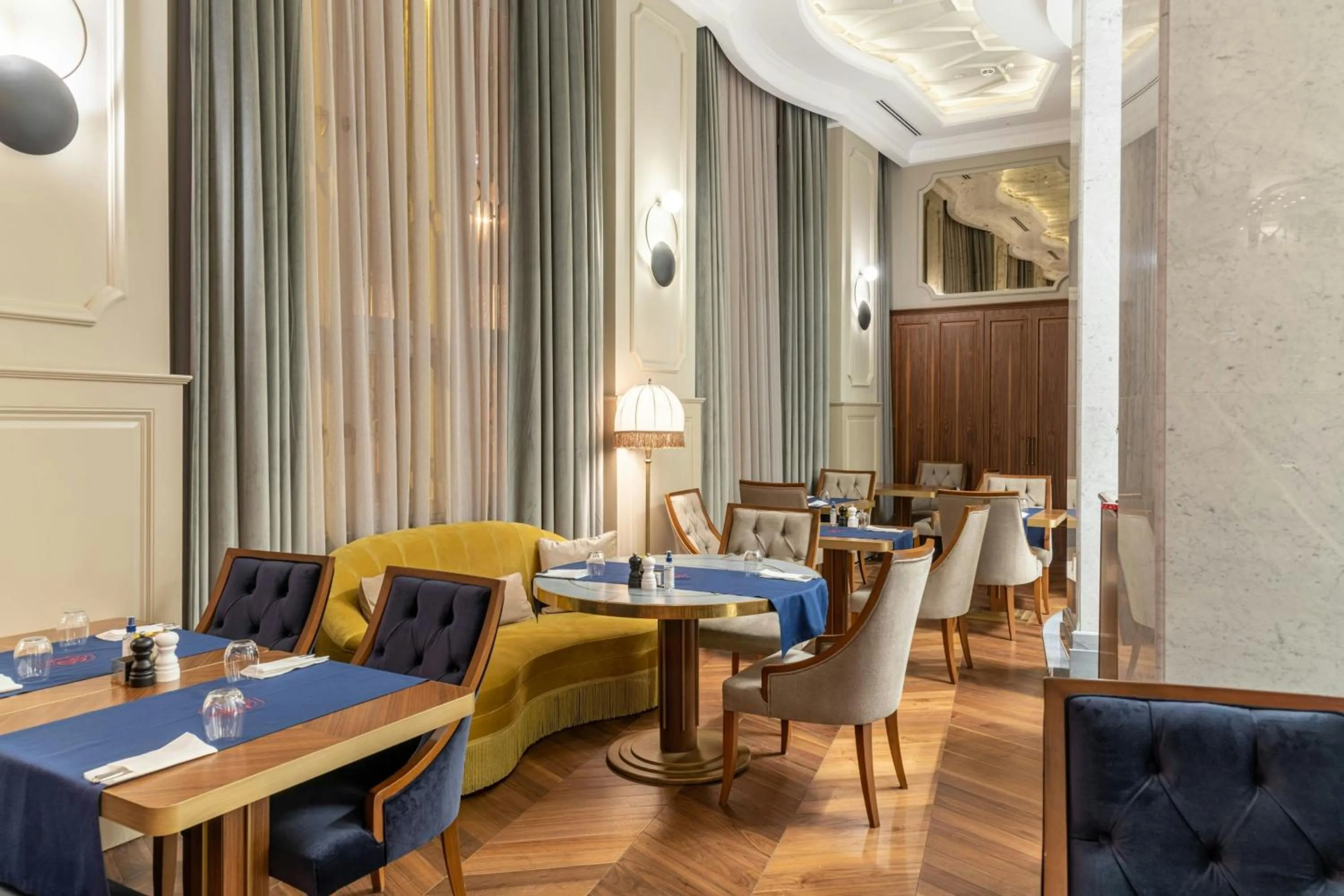 Lobby or reception in Orientbank Hotel Istanbul, Autograph Collection