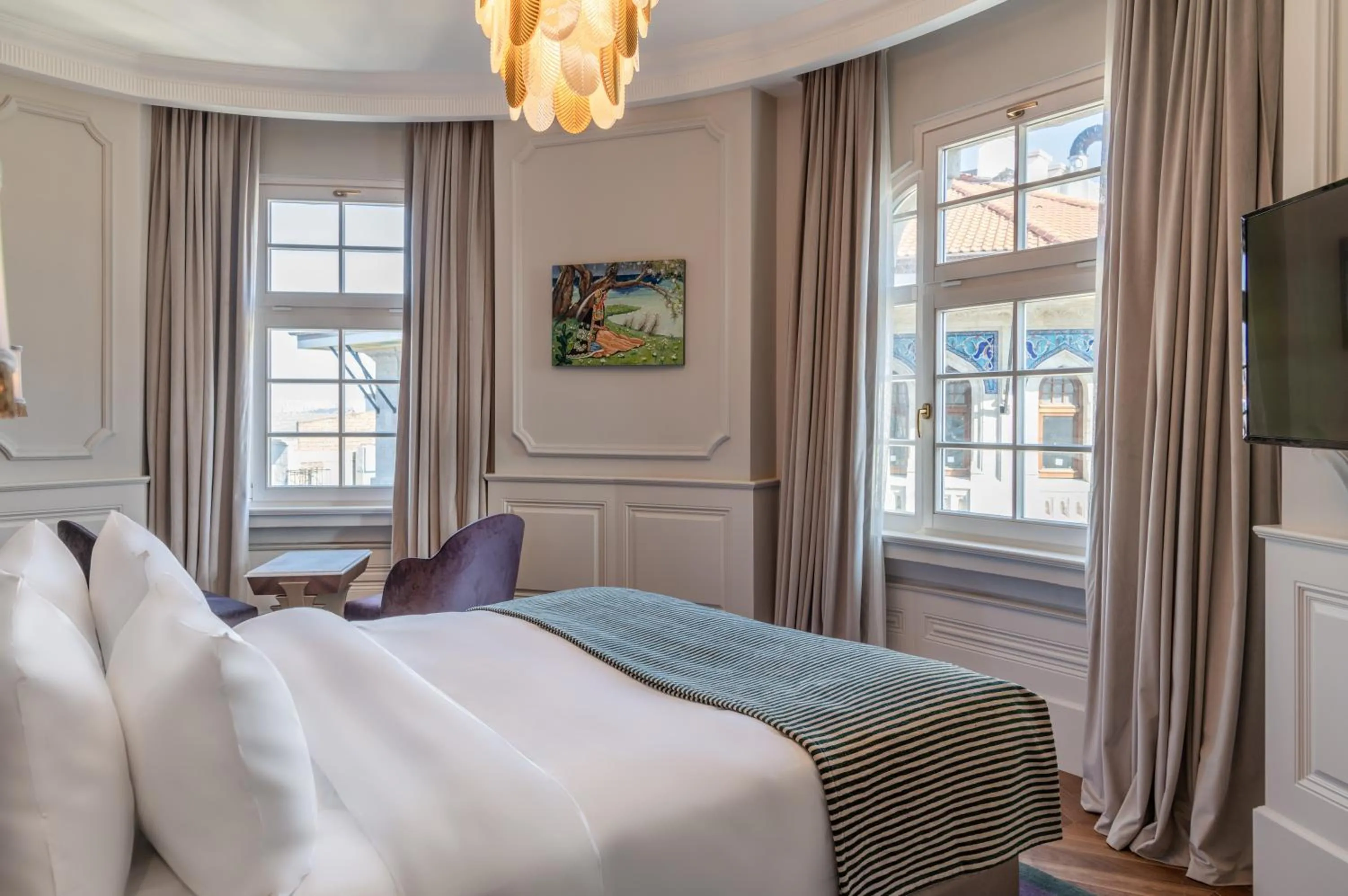 Bedroom, Bed in Orientbank Hotel Istanbul, Autograph Collection