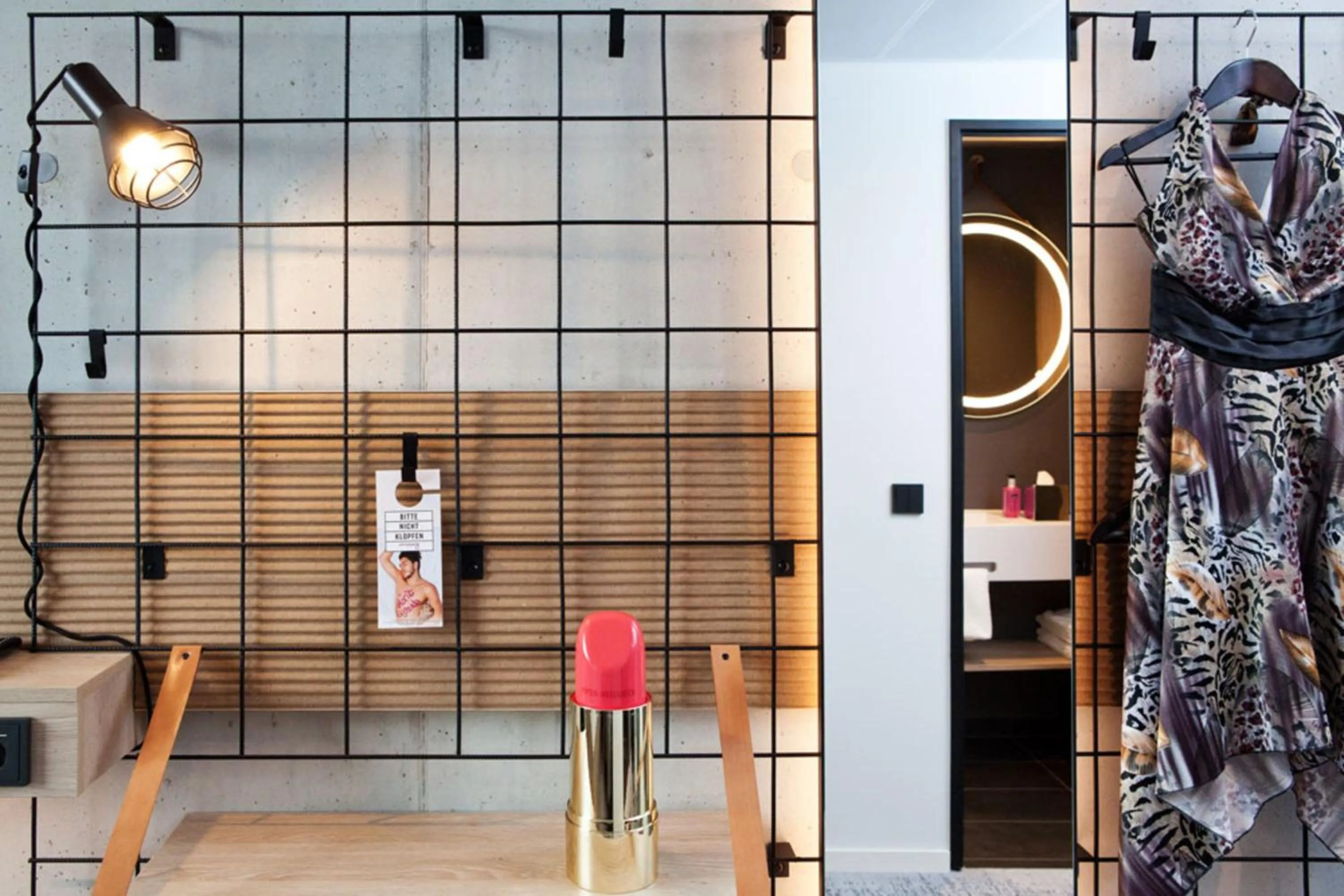 Photo of the whole room in Moxy Rust