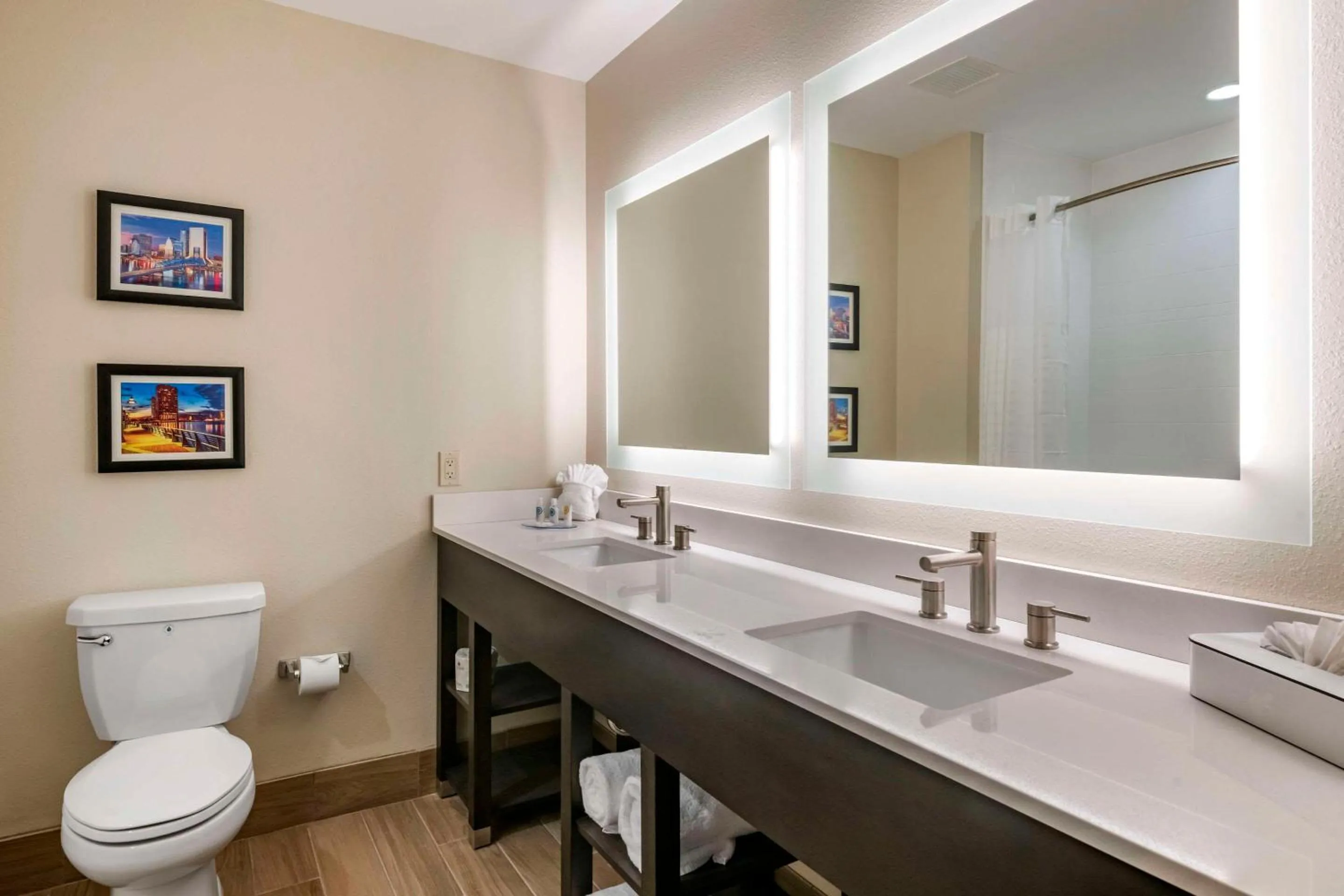 Bedroom in Comfort Inn & Suites Jacksonville - Orange Park