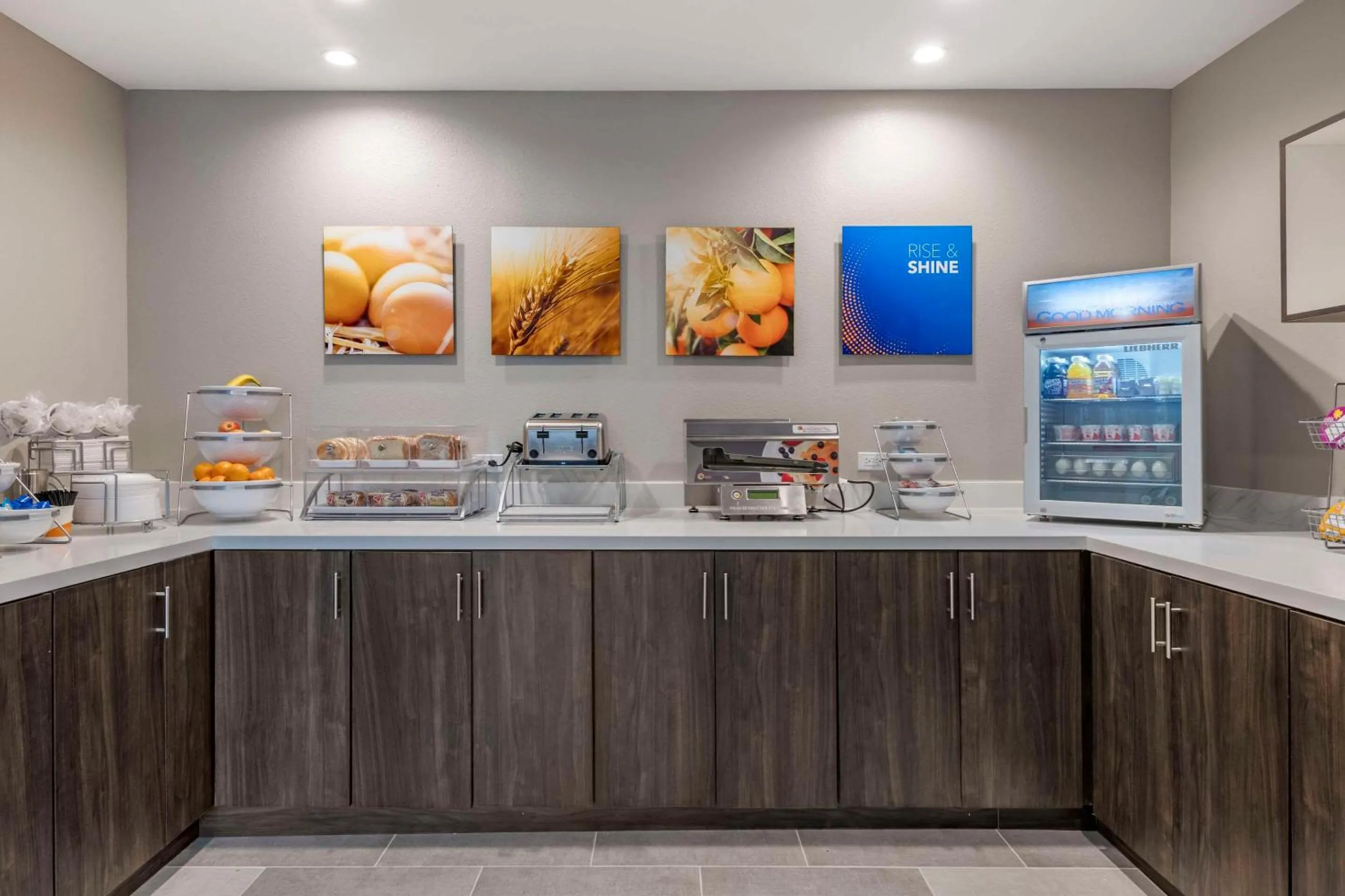 Breakfast in Comfort Inn & Suites Jacksonville - Orange Park