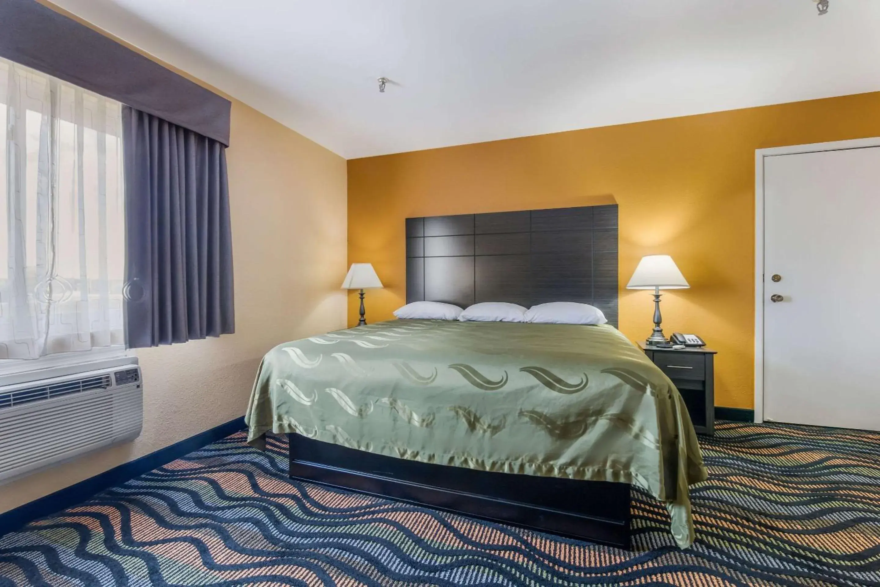 Standard King Room with Whirlpool - Non Smoking in Rodeway Inn Standard King Room with Whirlpool - Non Smoking in Rodeway Inn