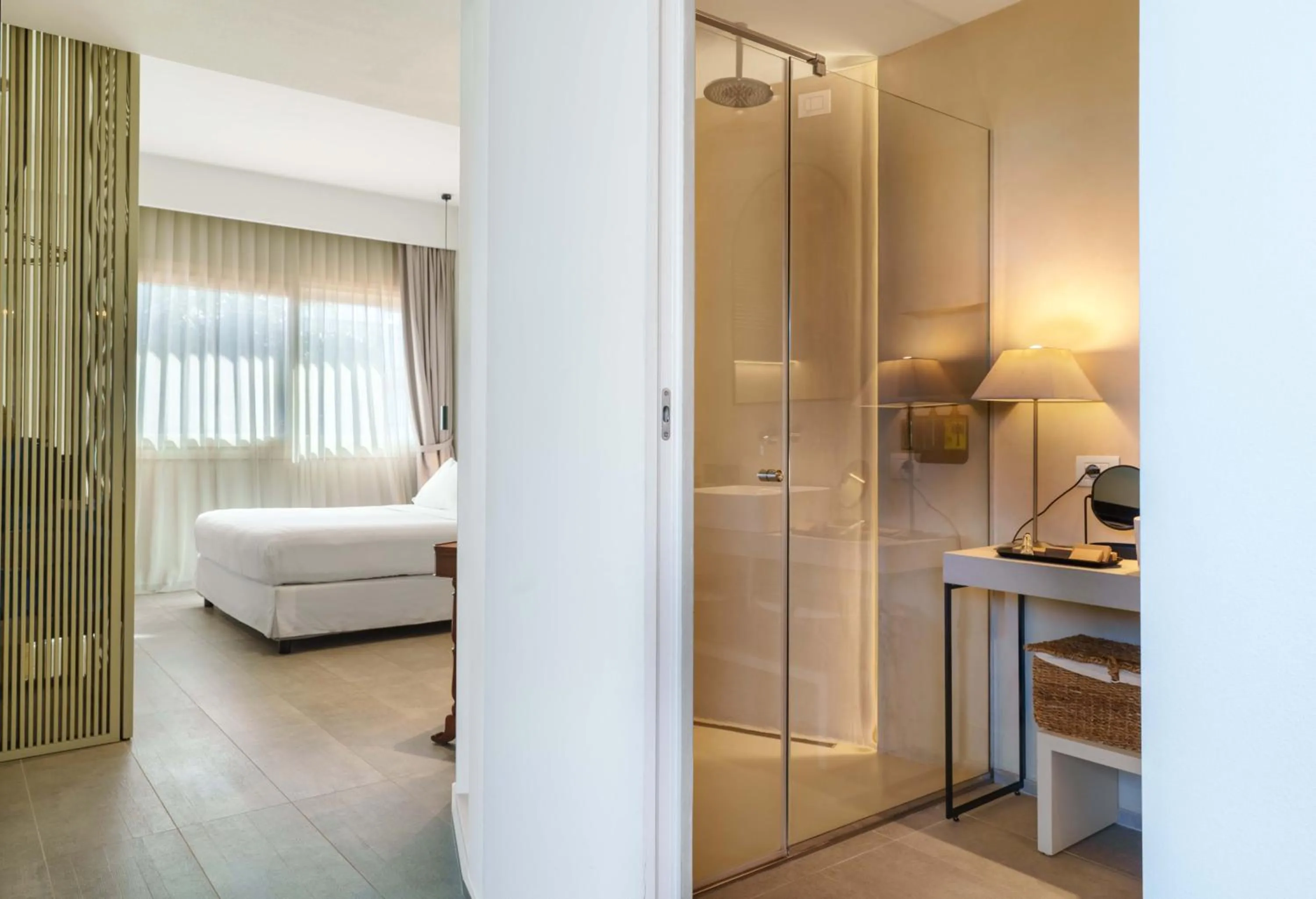 Bathroom, Bed in Domìa Boutique Hotel e Cucina