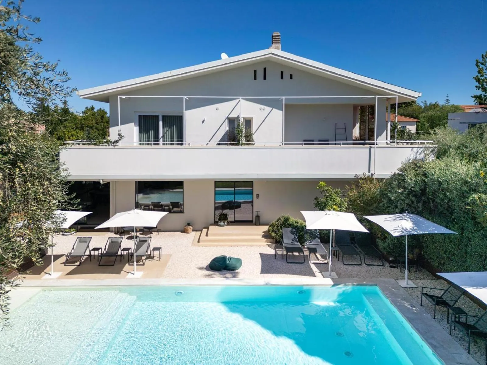 Facade/entrance in Domìa Boutique Hotel e Cucina