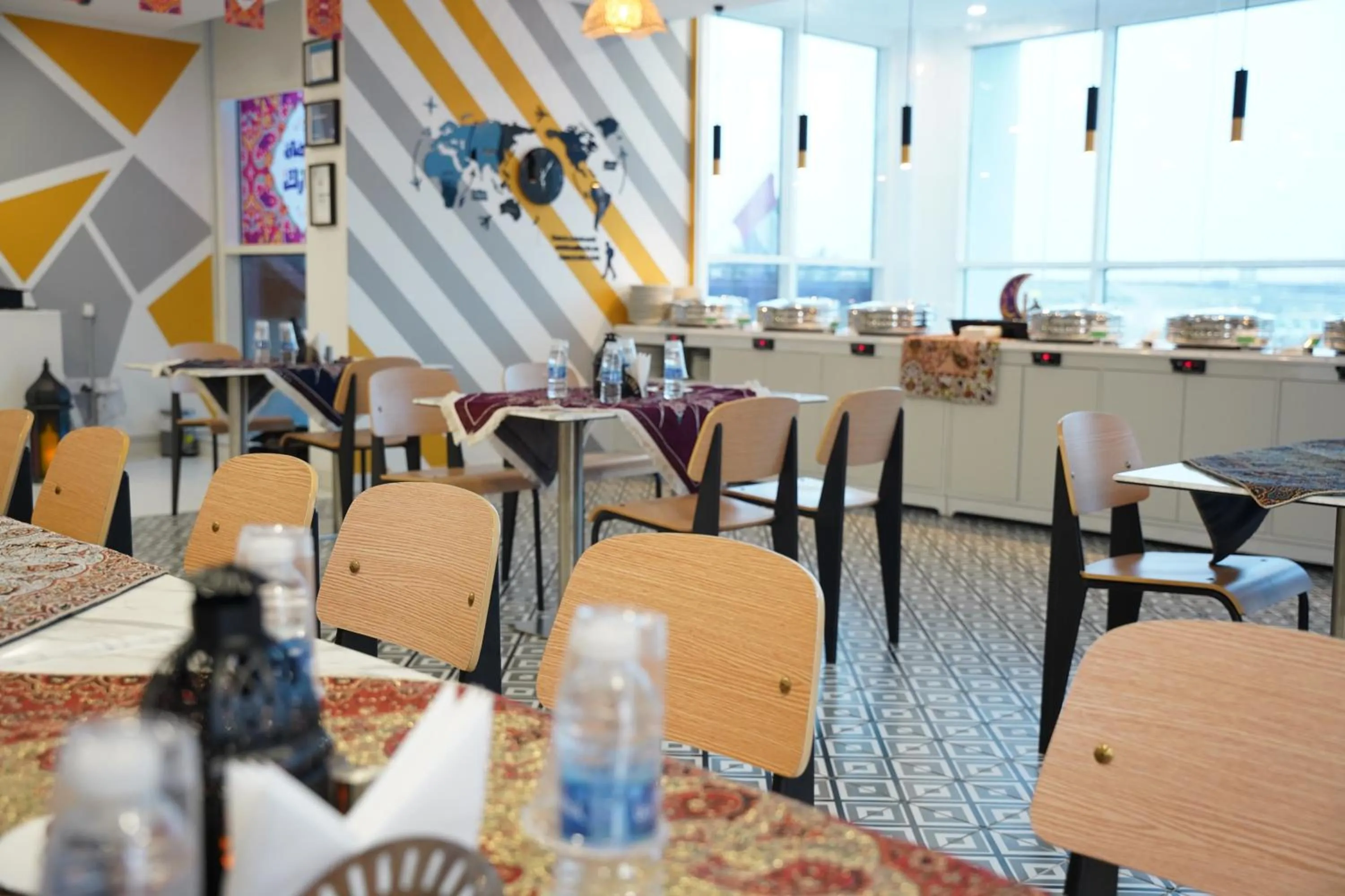 Restaurant/places to eat in Resivation Hotel