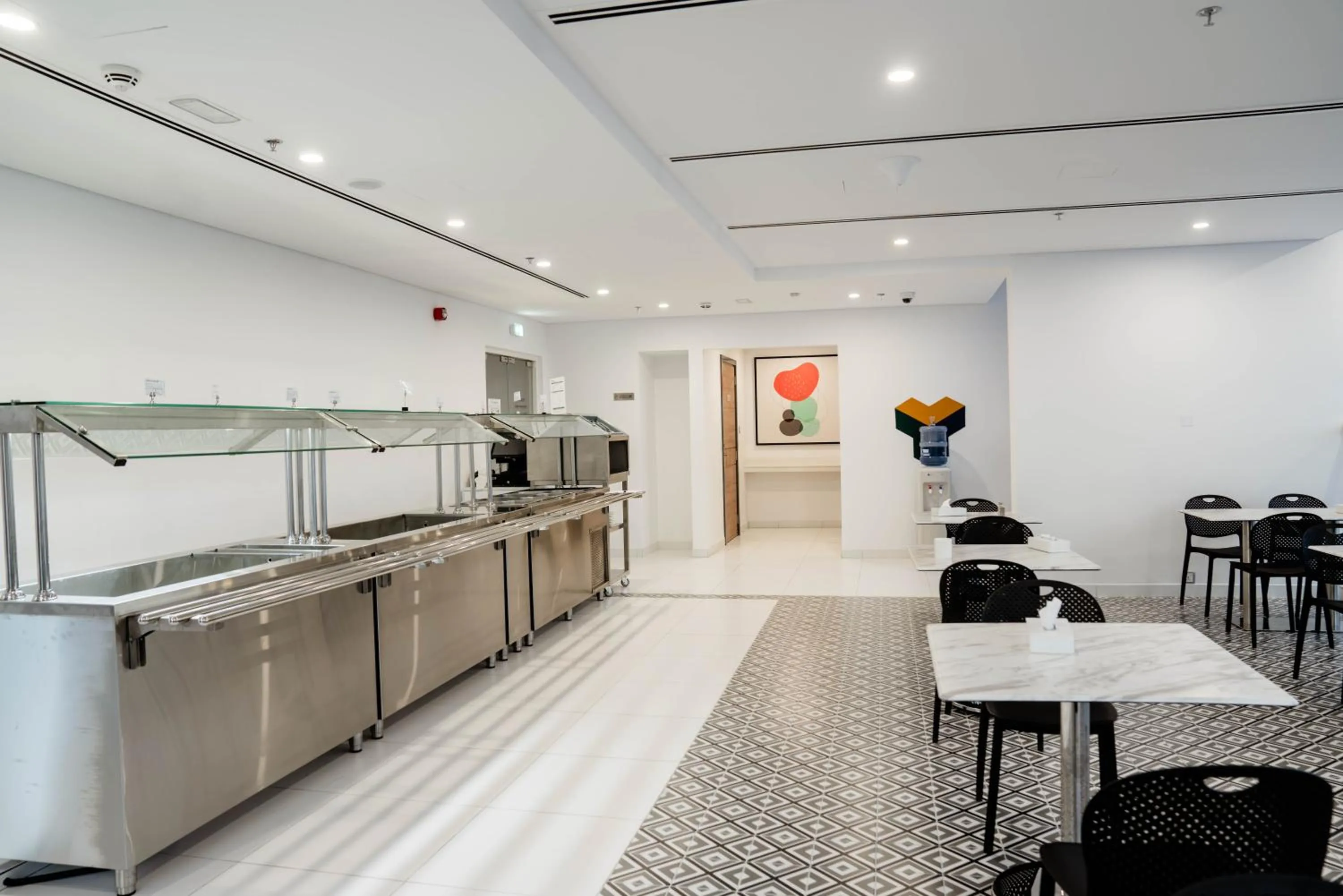 Restaurant/places to eat in Resivation Hotel