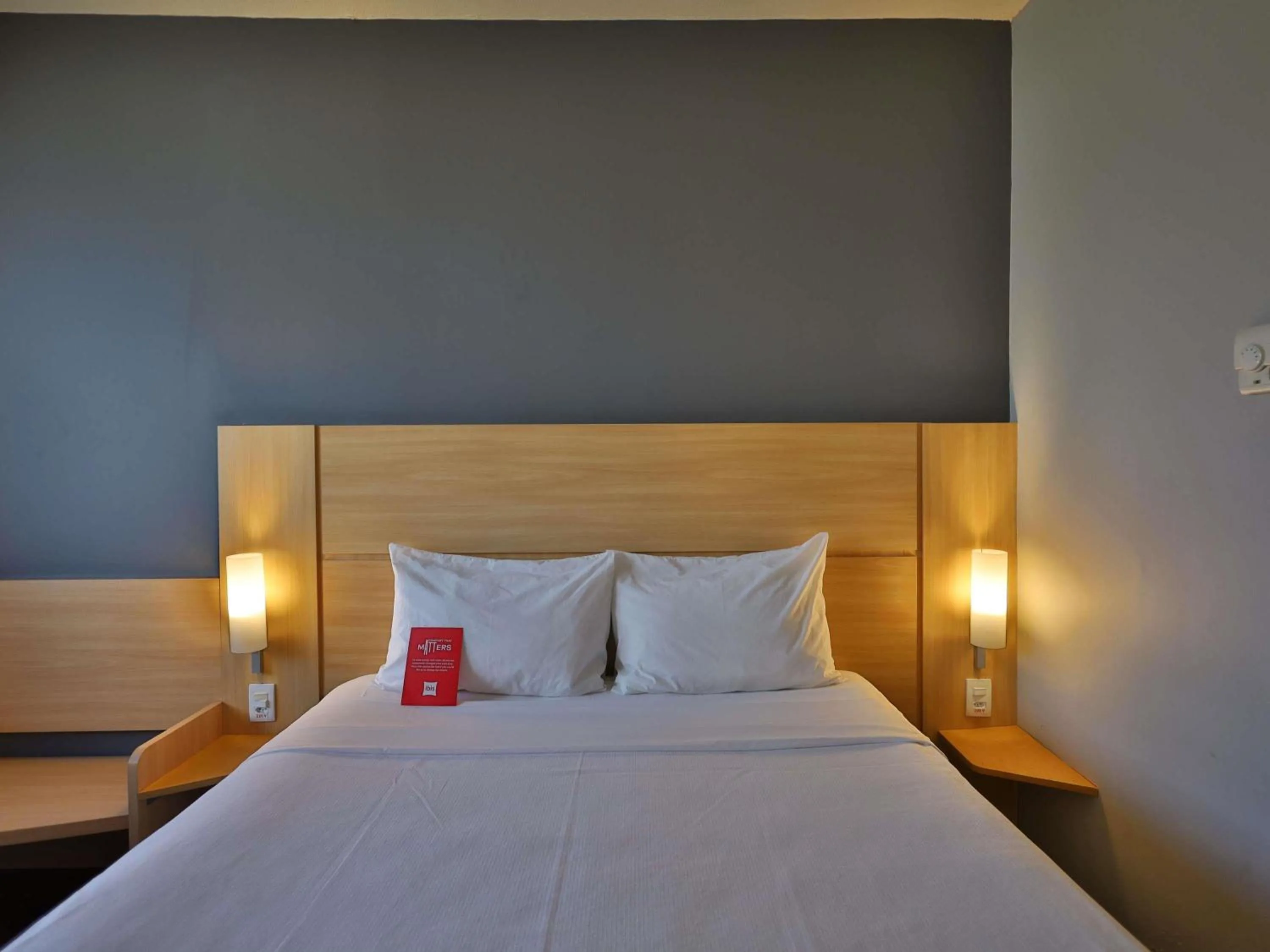 Bedroom, Bed in Ibis Salvador Rio Vermelho