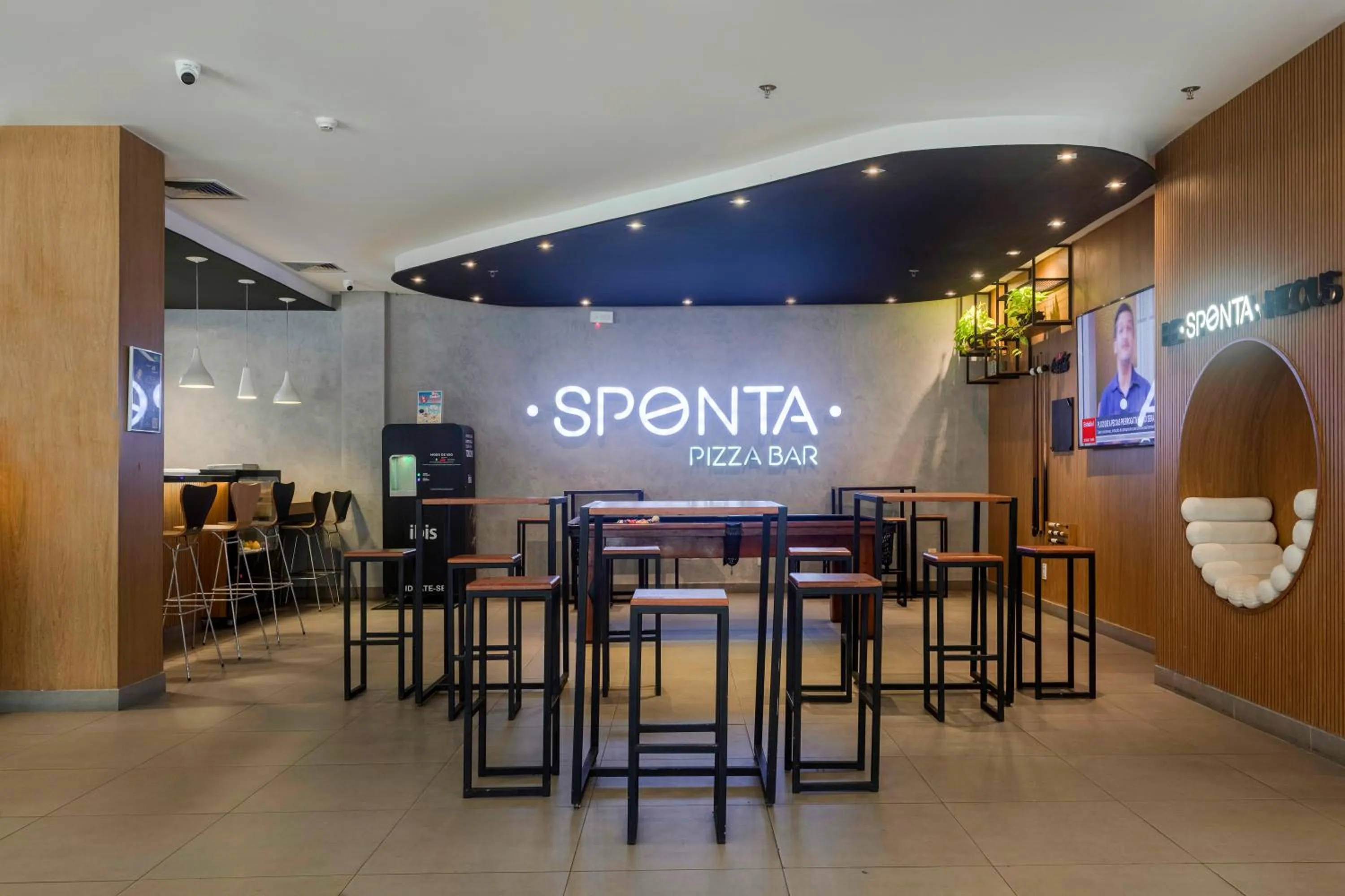 Restaurant/places to eat in Ibis Salvador Rio Vermelho