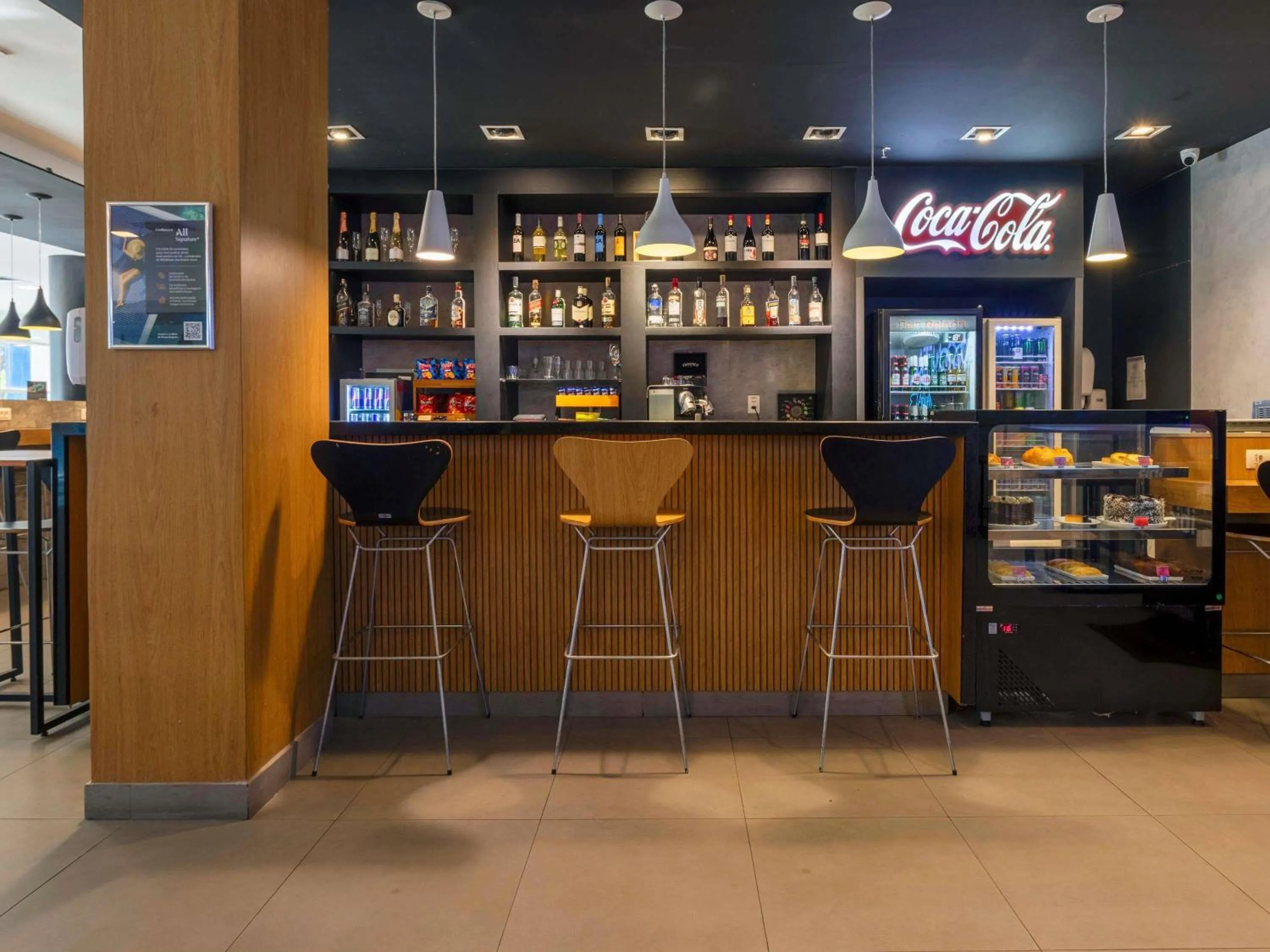 Lounge or bar in Ibis Salvador Rio Vermelho