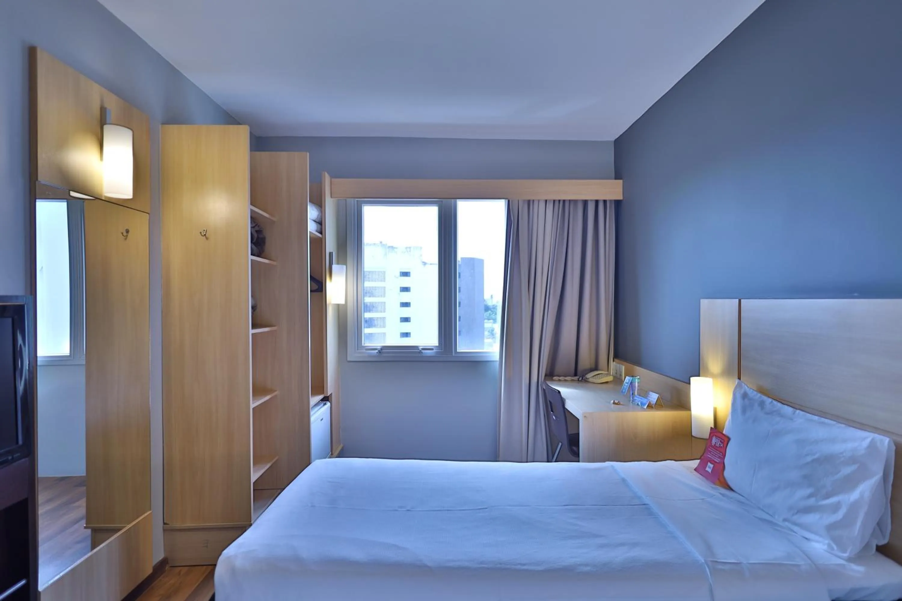 Bedroom, Bed in Ibis Salvador Rio Vermelho