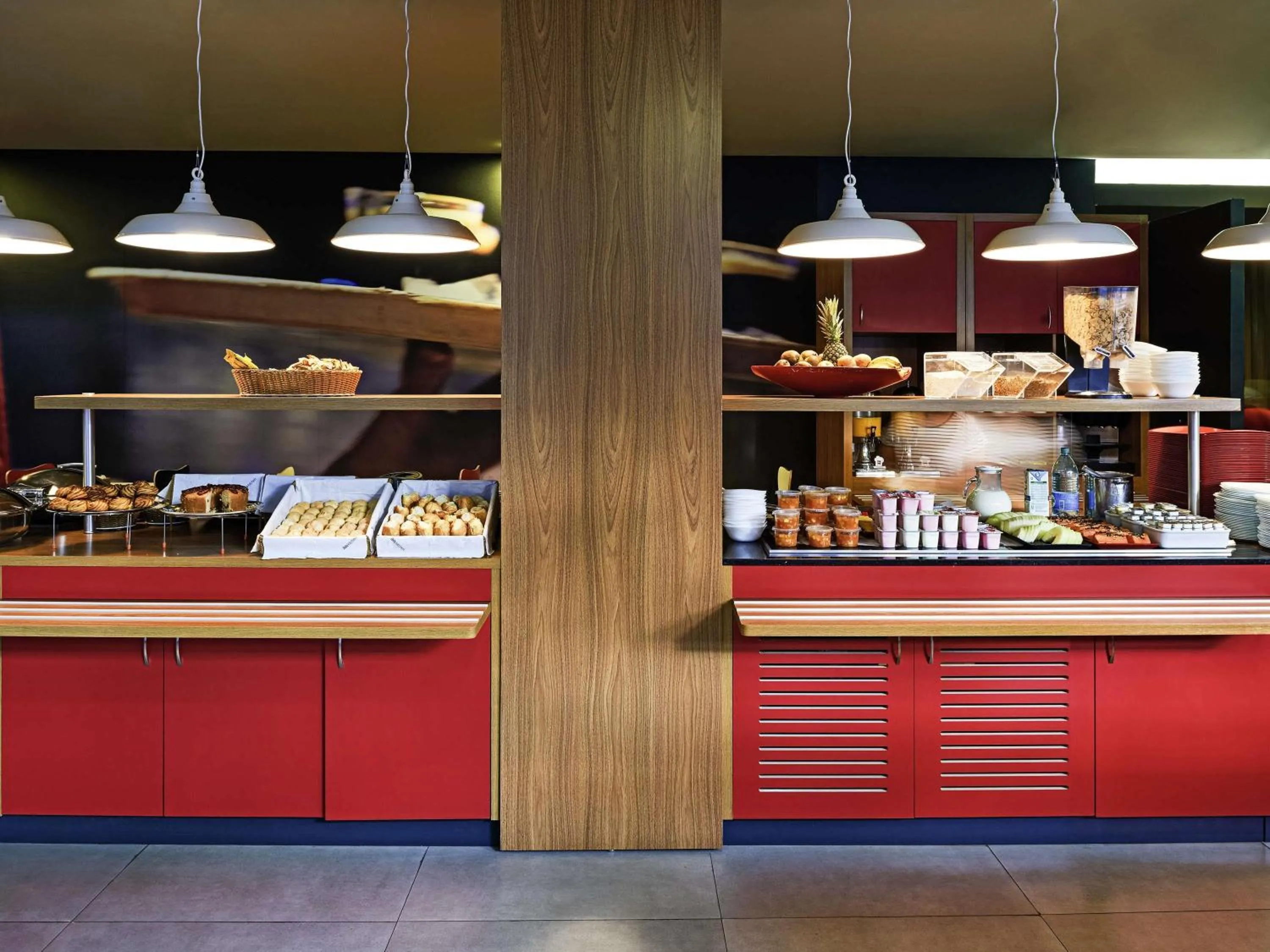 Restaurant/places to eat in ibis Goiânia