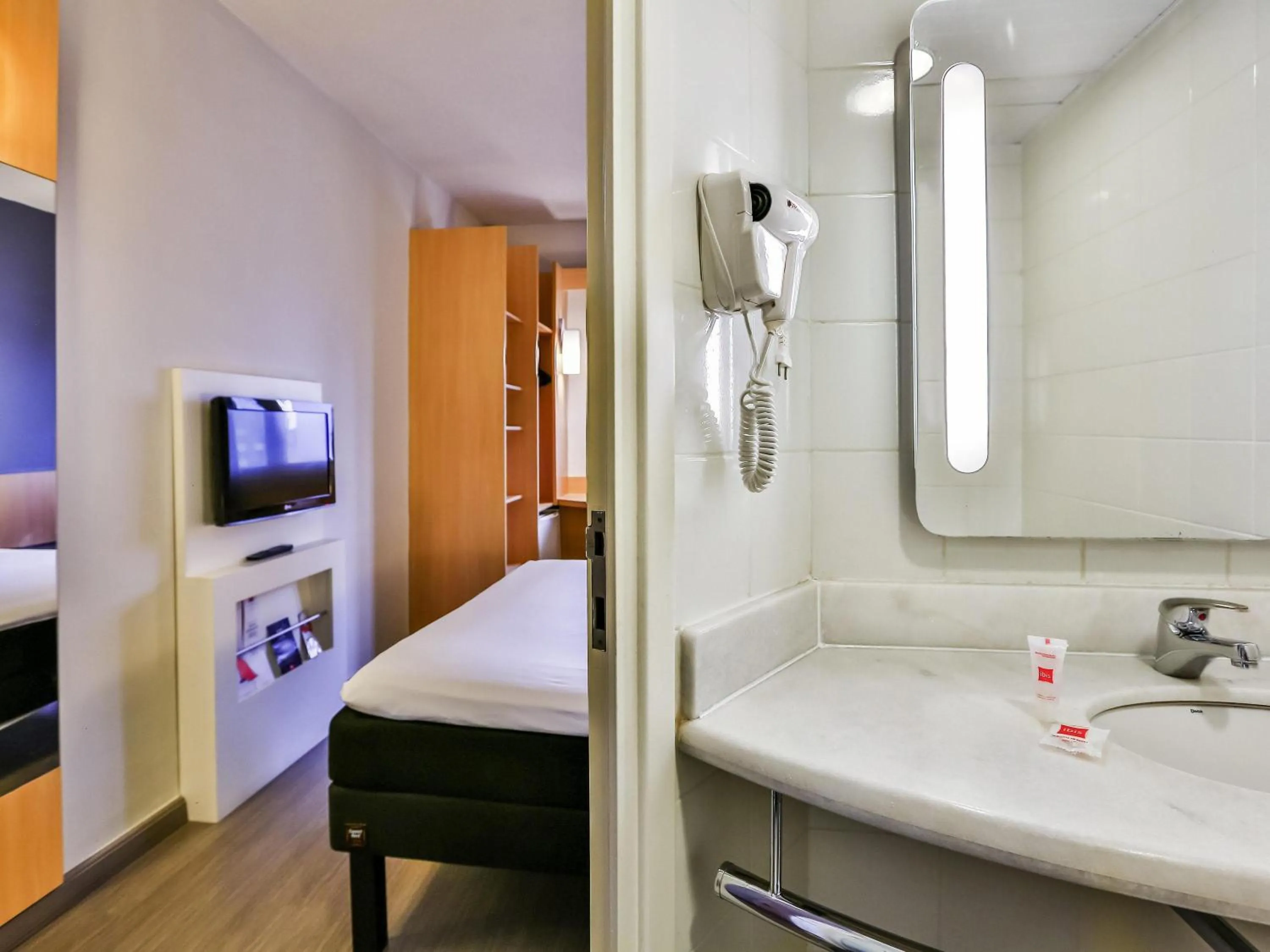 Bedroom, Bed in ibis Goiânia