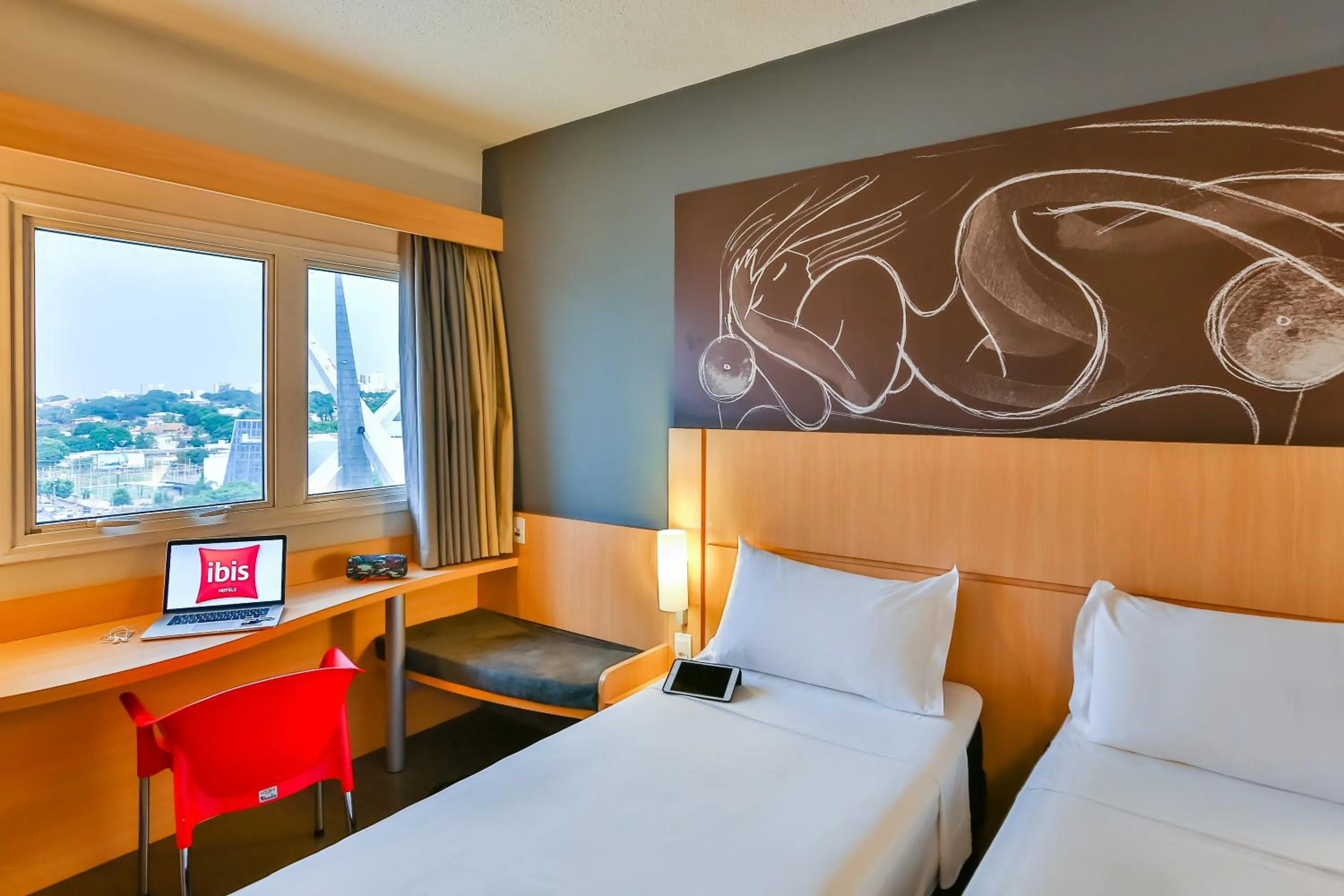 People, Bed in ibis Goiânia