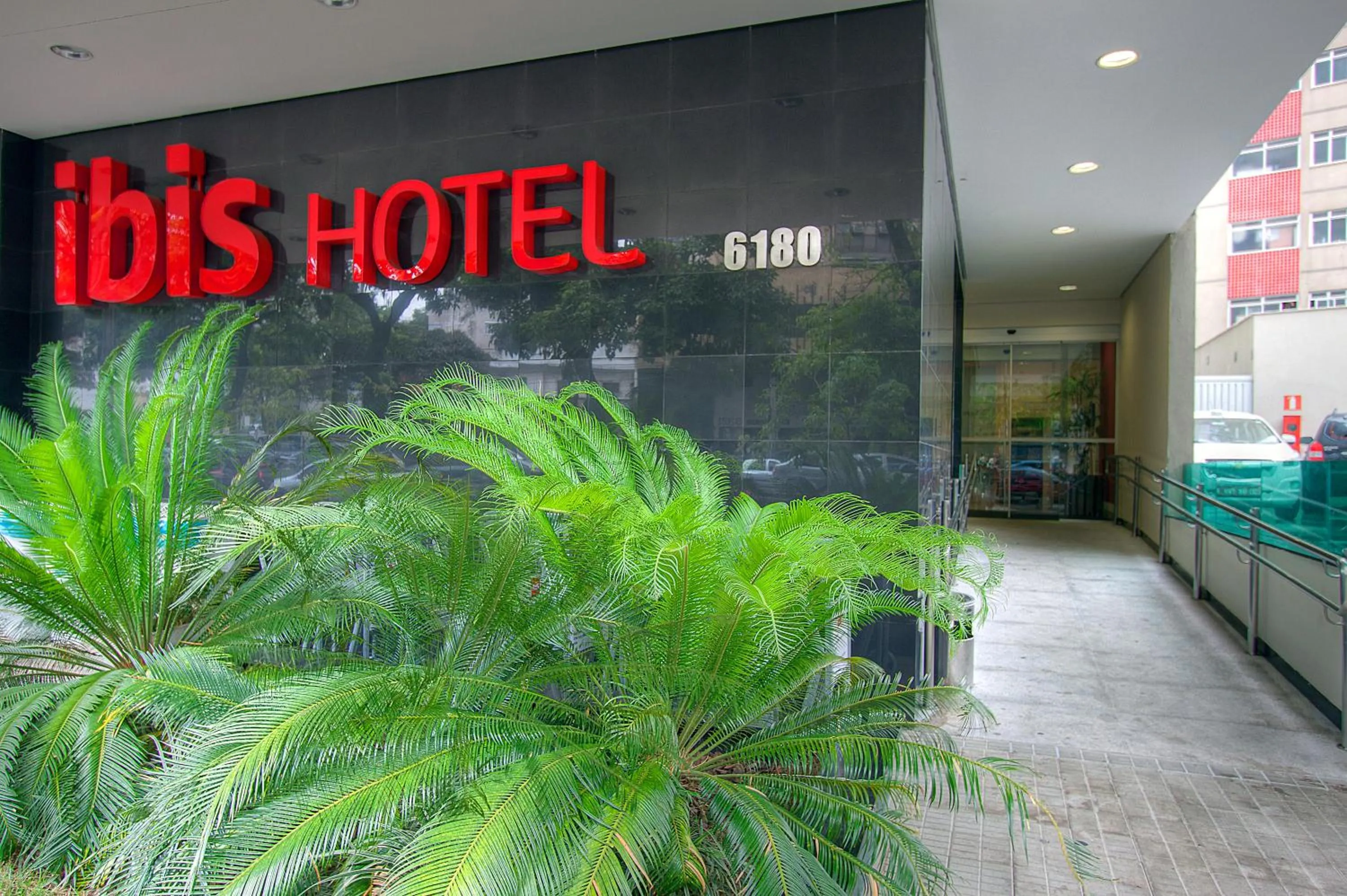 Facade/entrance in Ibis Belo Horizonte Savassi