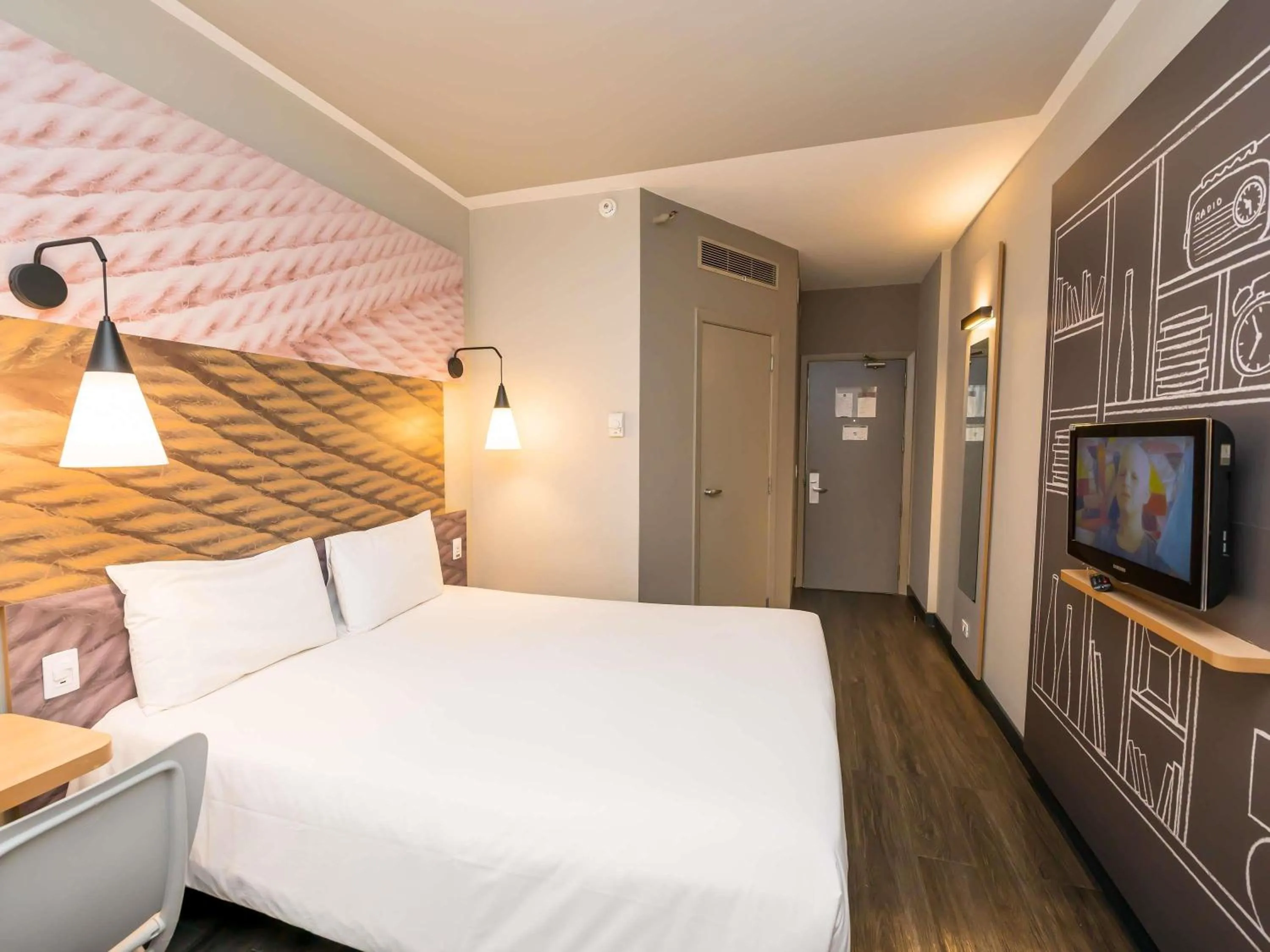 Bedroom, Bed in ibis Ribeirao Preto Shopping