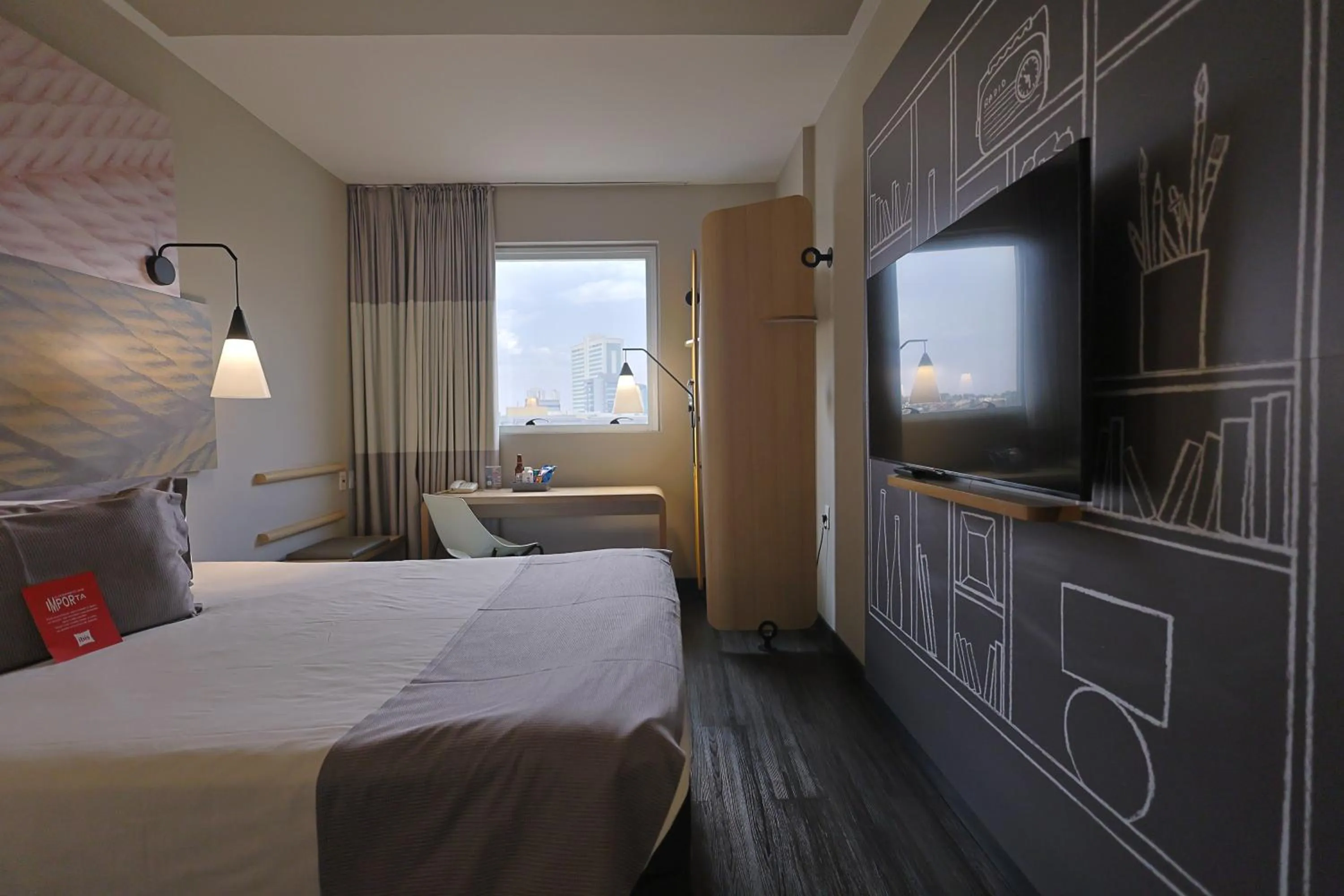 Bedroom, Bed in ibis Ribeirao Preto Shopping